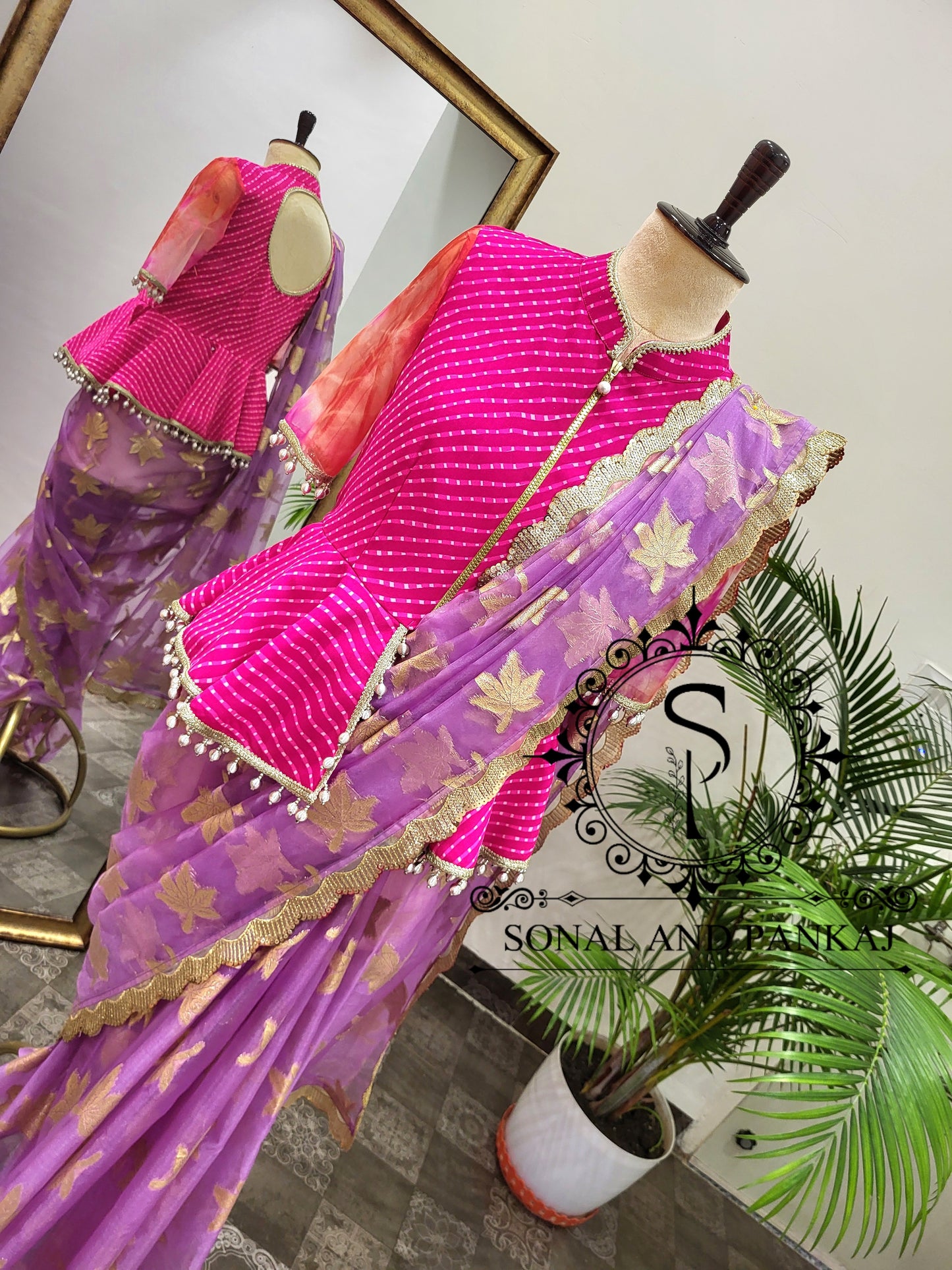 Chemisier plissé bleu paon avec sari cocktail pêche - SA01116