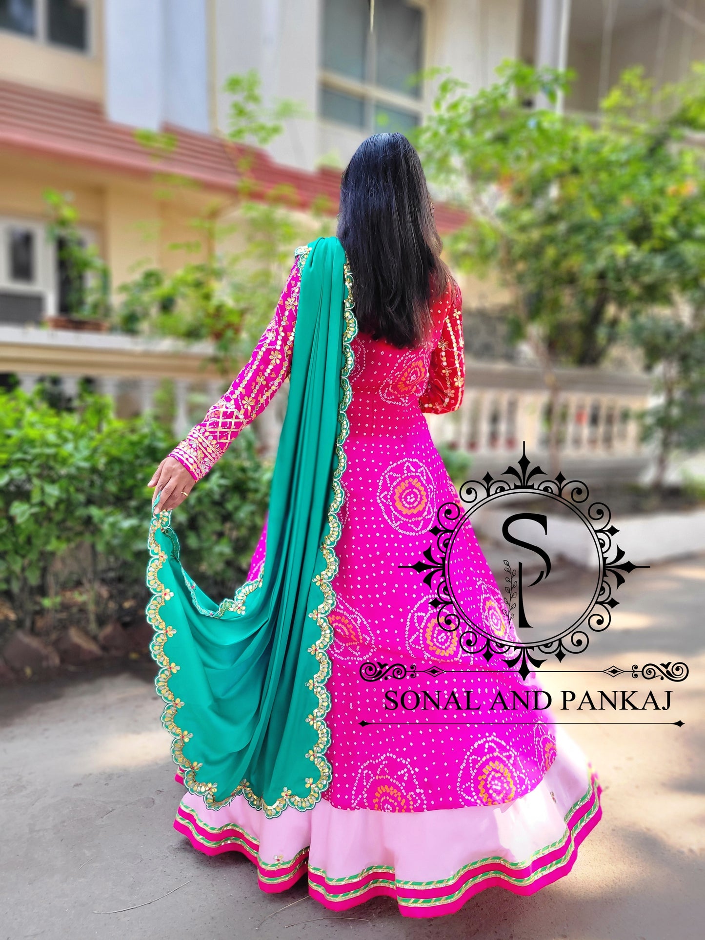 Pur Bandhej Kurti avec un beau Saree - SA00940