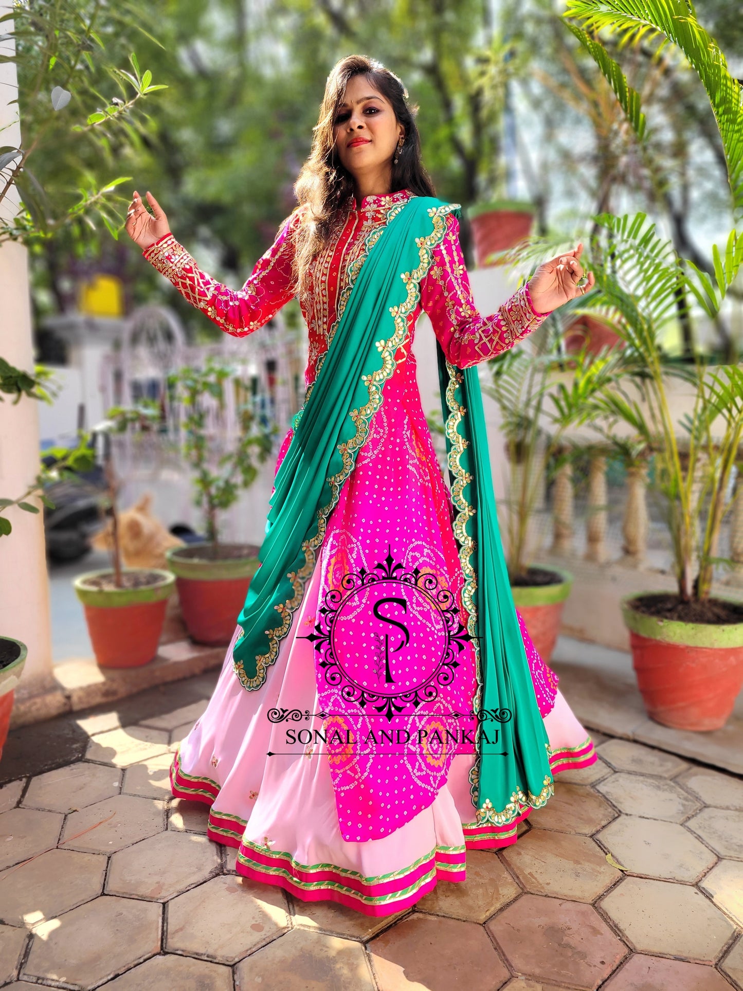 Pur Bandhej Kurti avec un beau Saree - SA00940