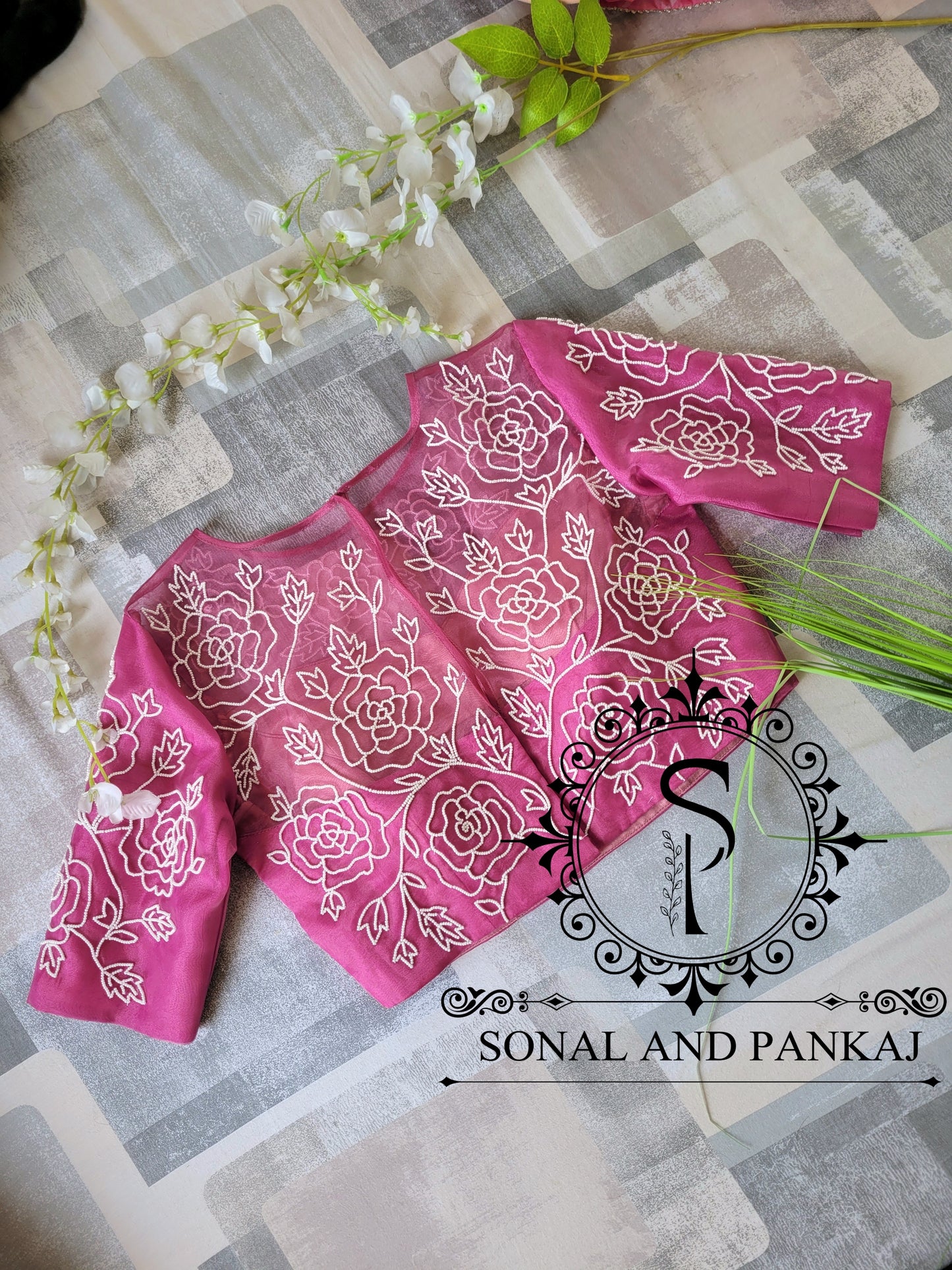 Chemisier brodé à la main bleu paon - BL01037