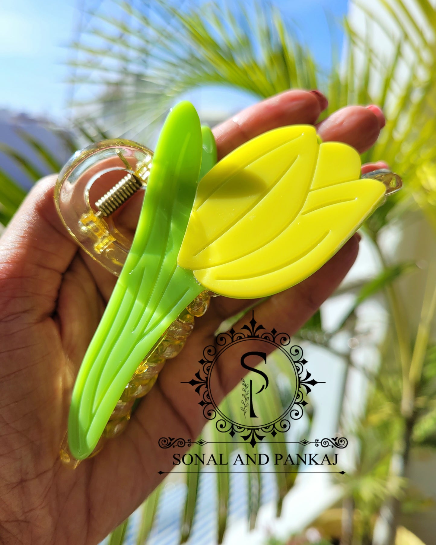 Tulip Hair Claw Clip - (Pack Of 1) - HB01292