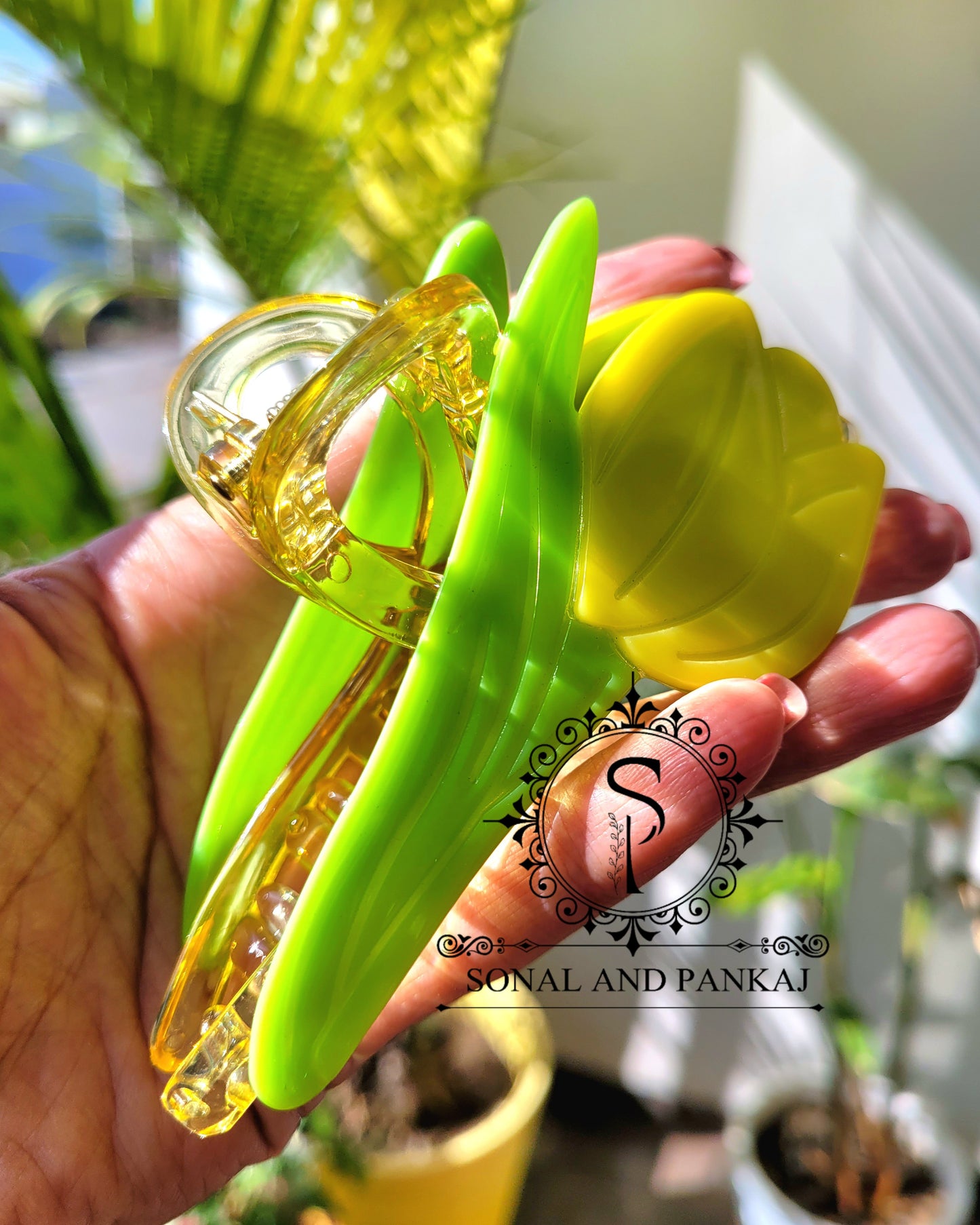 Tulip Hair Claw Clip - (Pack Of 1) - HB01292