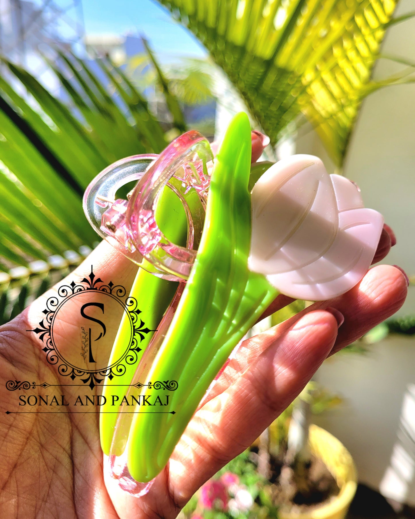 Tulip Hair Claw Clip - (Pack Of 1) - HB01292