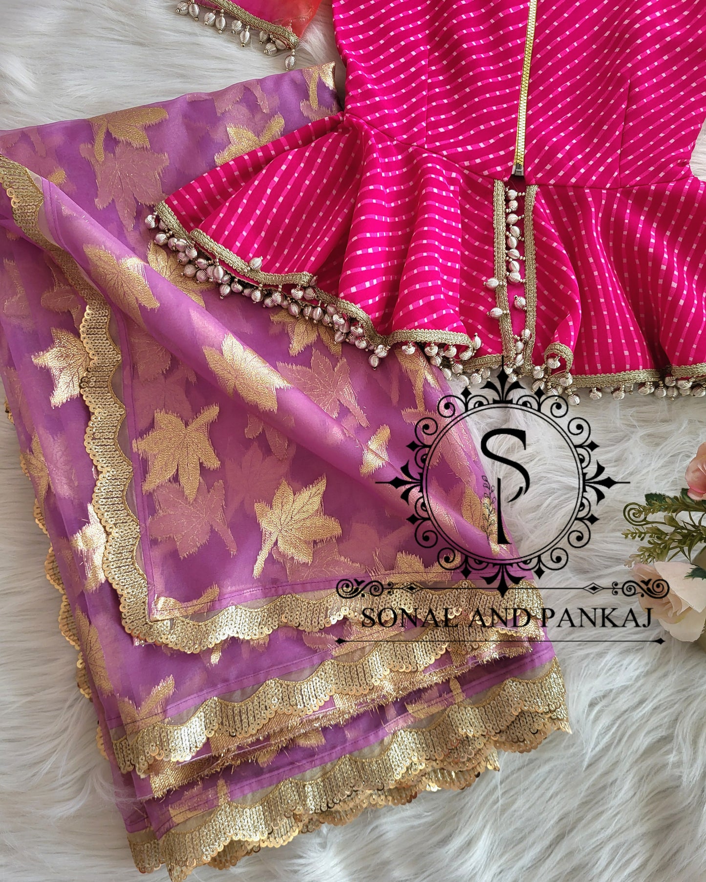 Chemisier plissé bleu paon avec sari cocktail pêche - SA01116