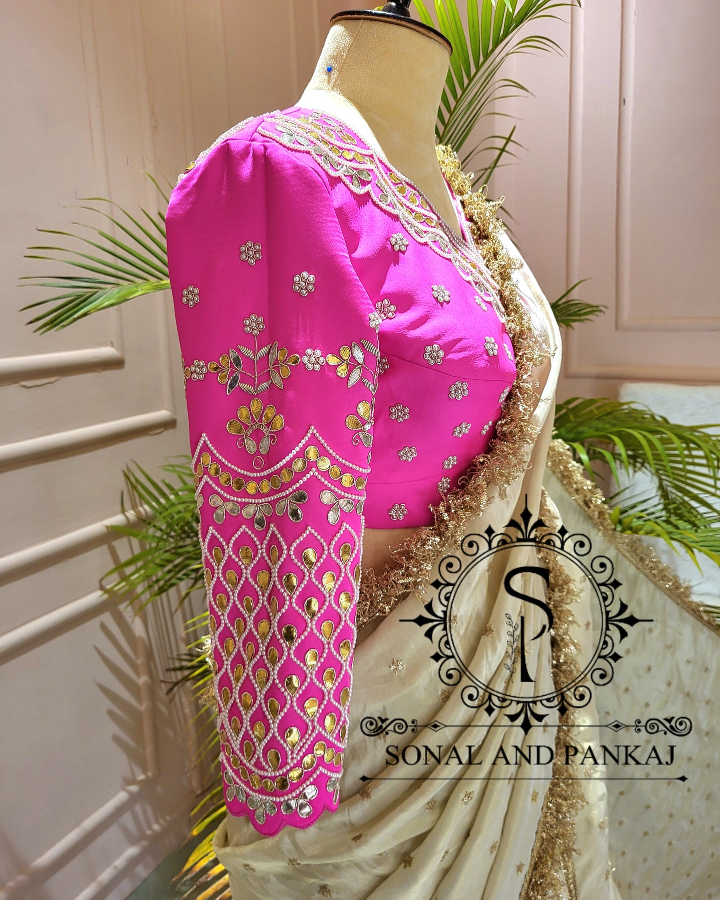 Chemisier à paillettes dorées avec sari prêt à draper - SA00929