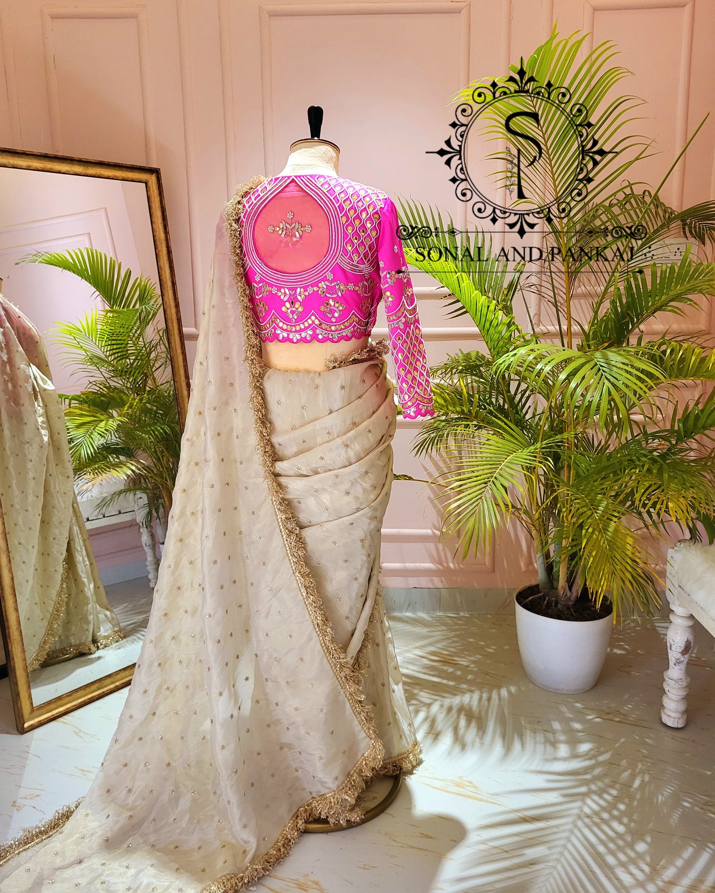 Chemisier à paillettes dorées avec sari prêt à draper - SA00929