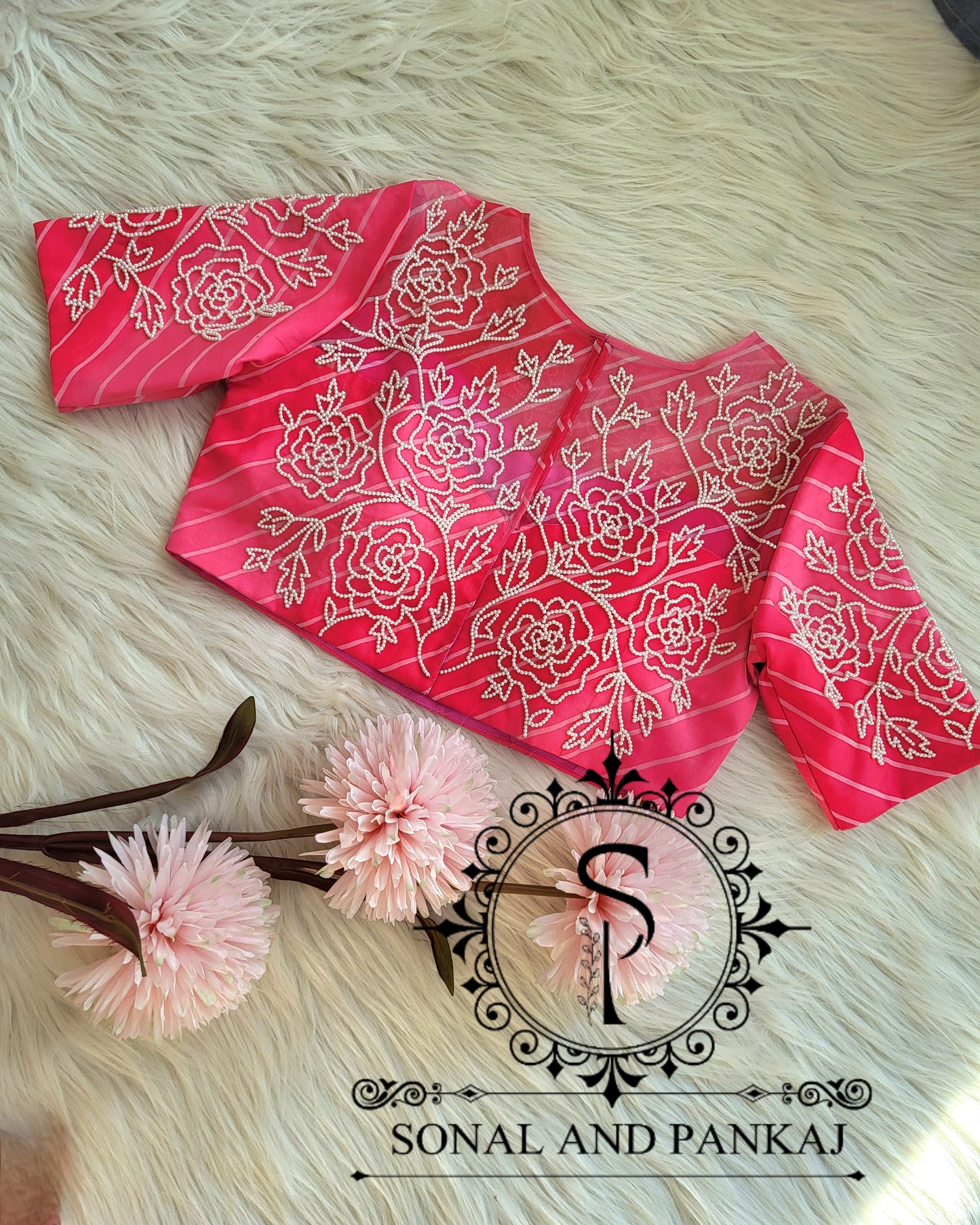 Chemisier brodé à la main bleu paon - BL01037