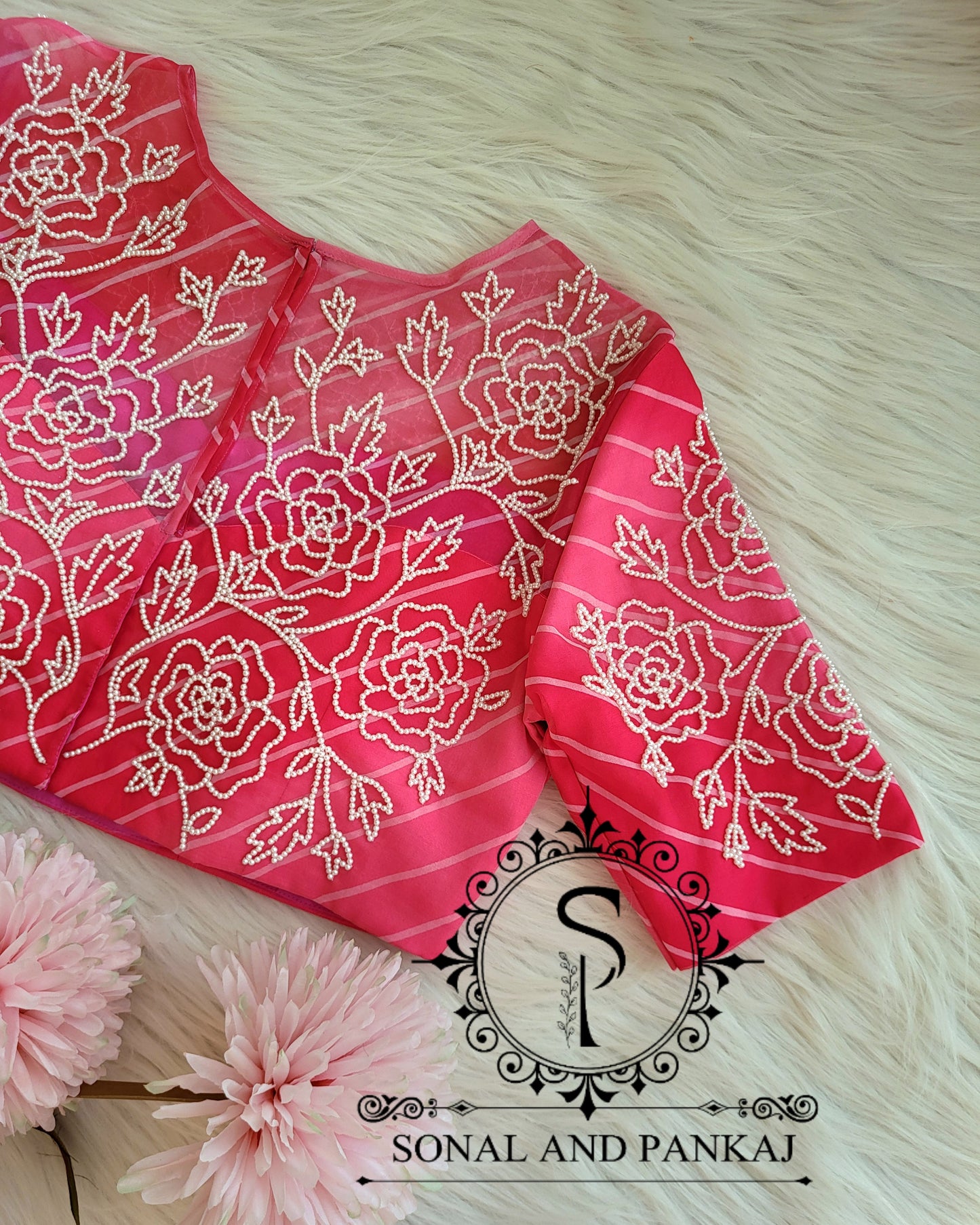 Chemisier brodé à la main bleu paon - BL01037