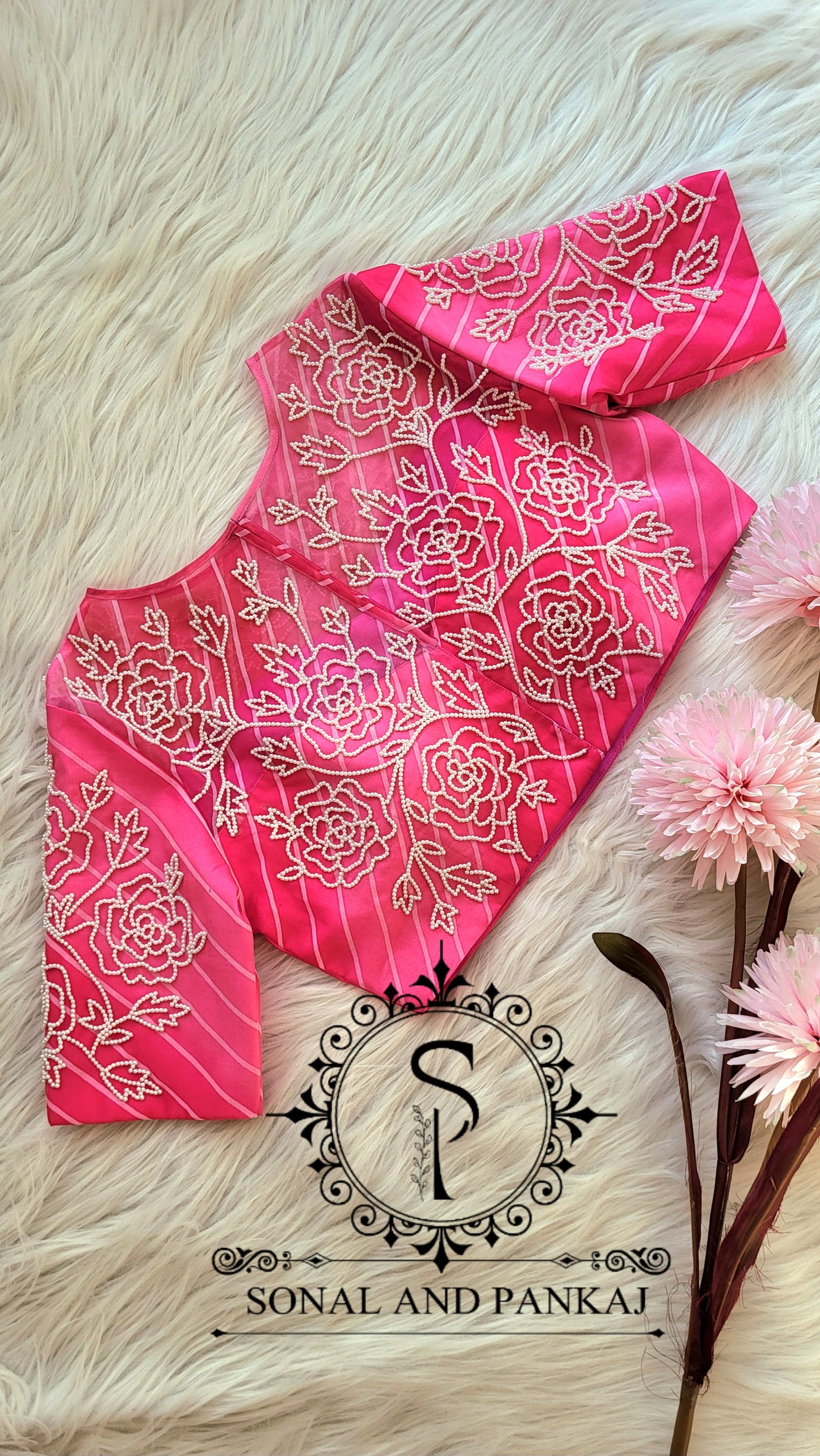 Chemisier brodé à la main bleu paon - BL01037