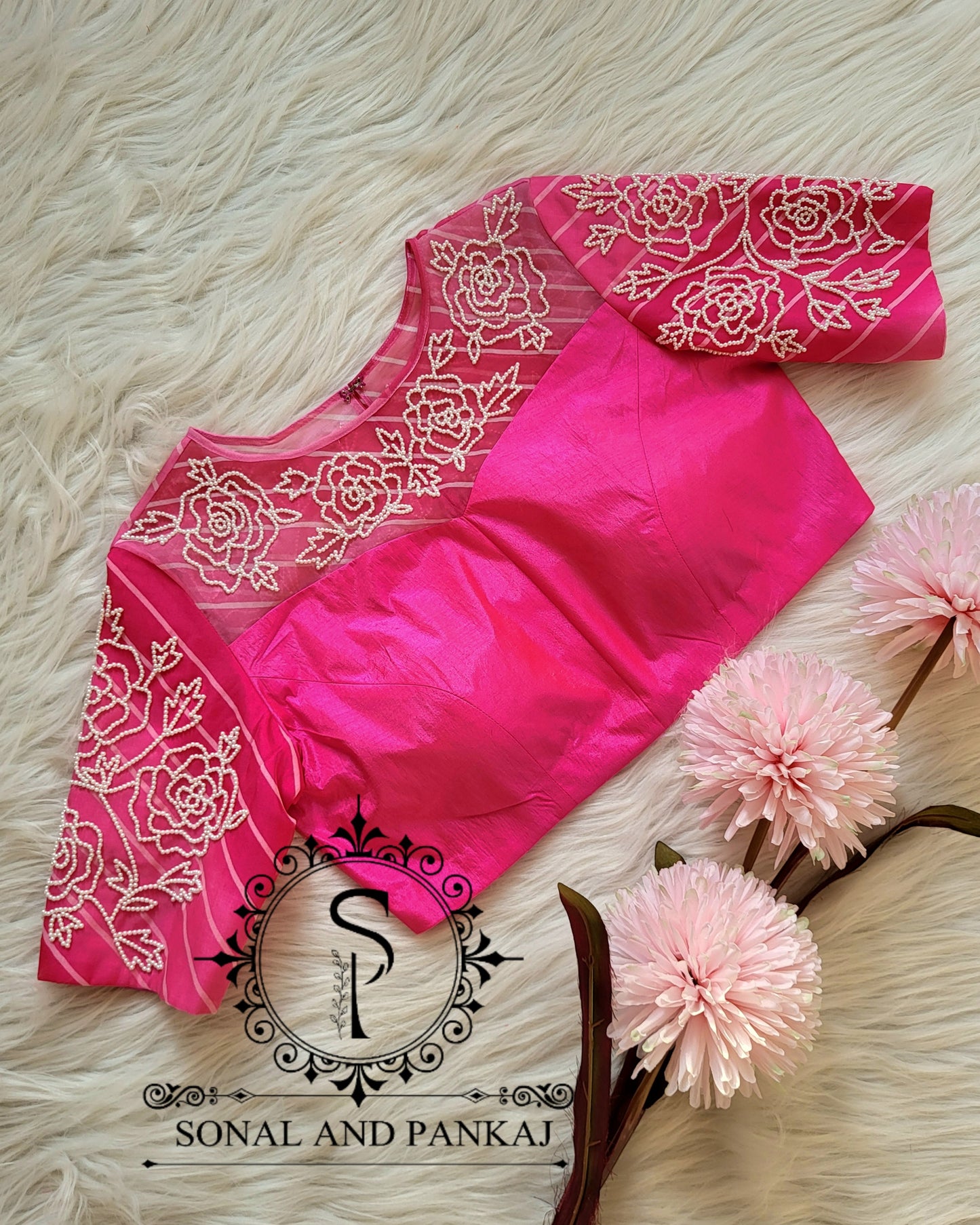 Chemisier brodé à la main bleu paon - BL01037