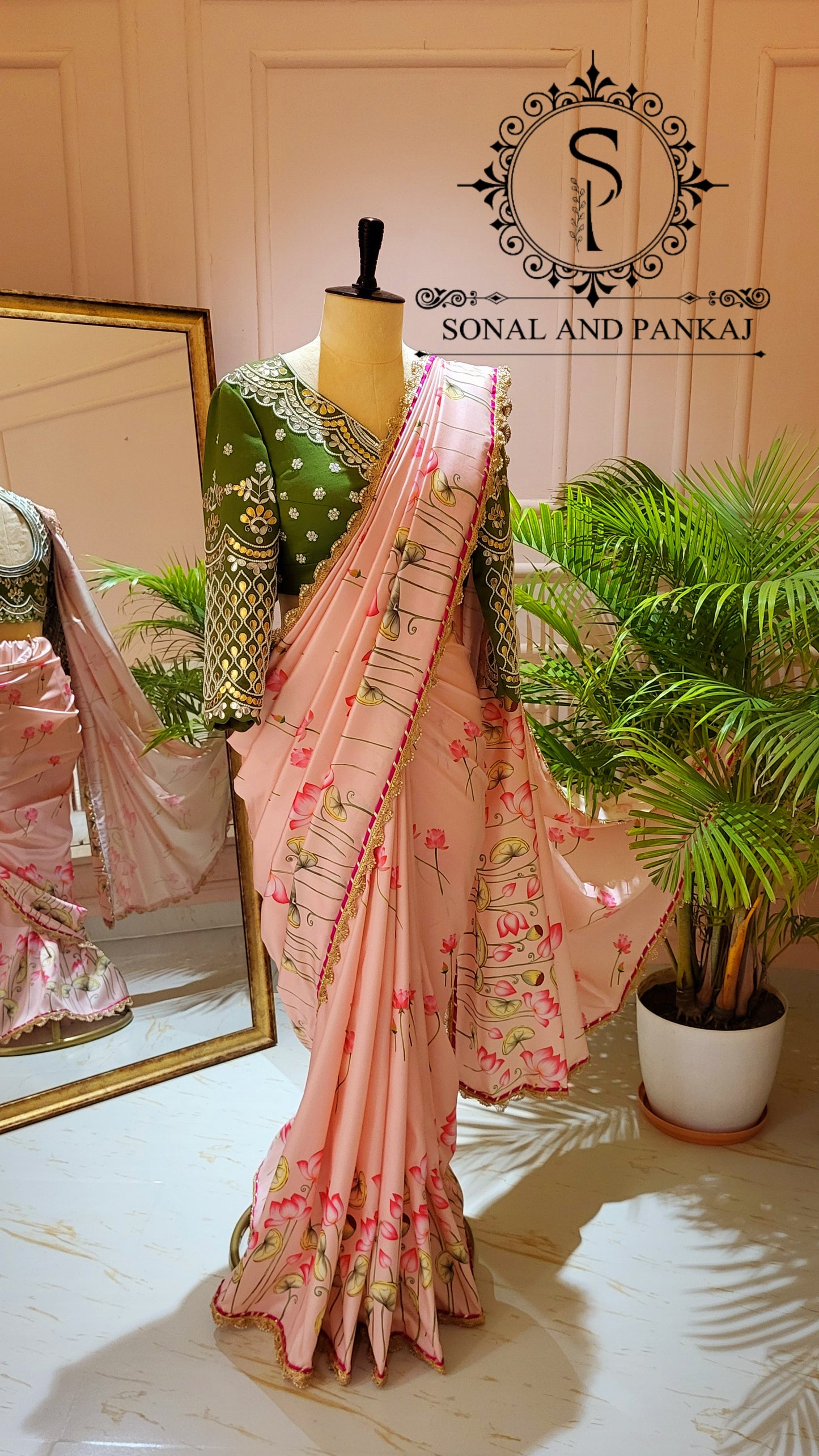 Chemisier à paillettes dorées avec sari prêt à draper - SA00929