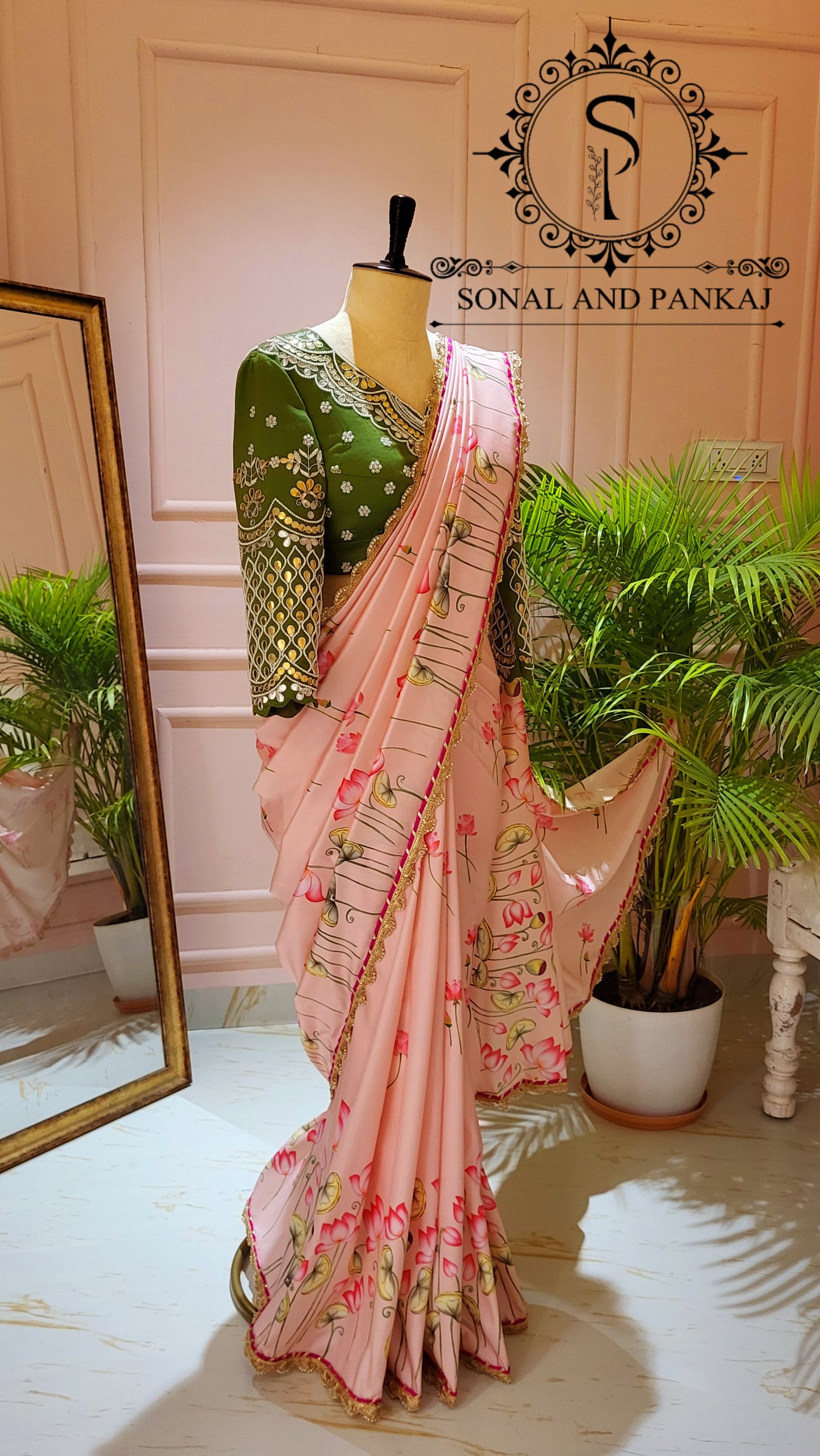 Chemisier à paillettes dorées avec sari prêt à draper - SA00929