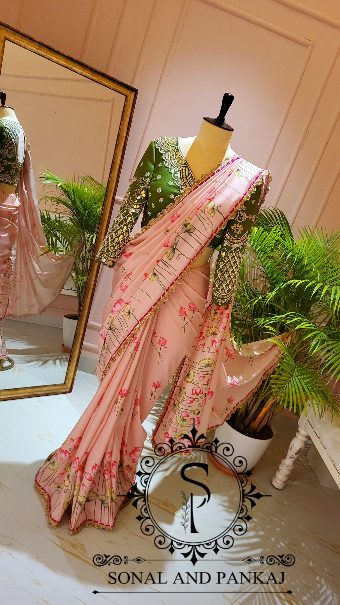 Chemisier à paillettes dorées avec sari prêt à draper - SA00929