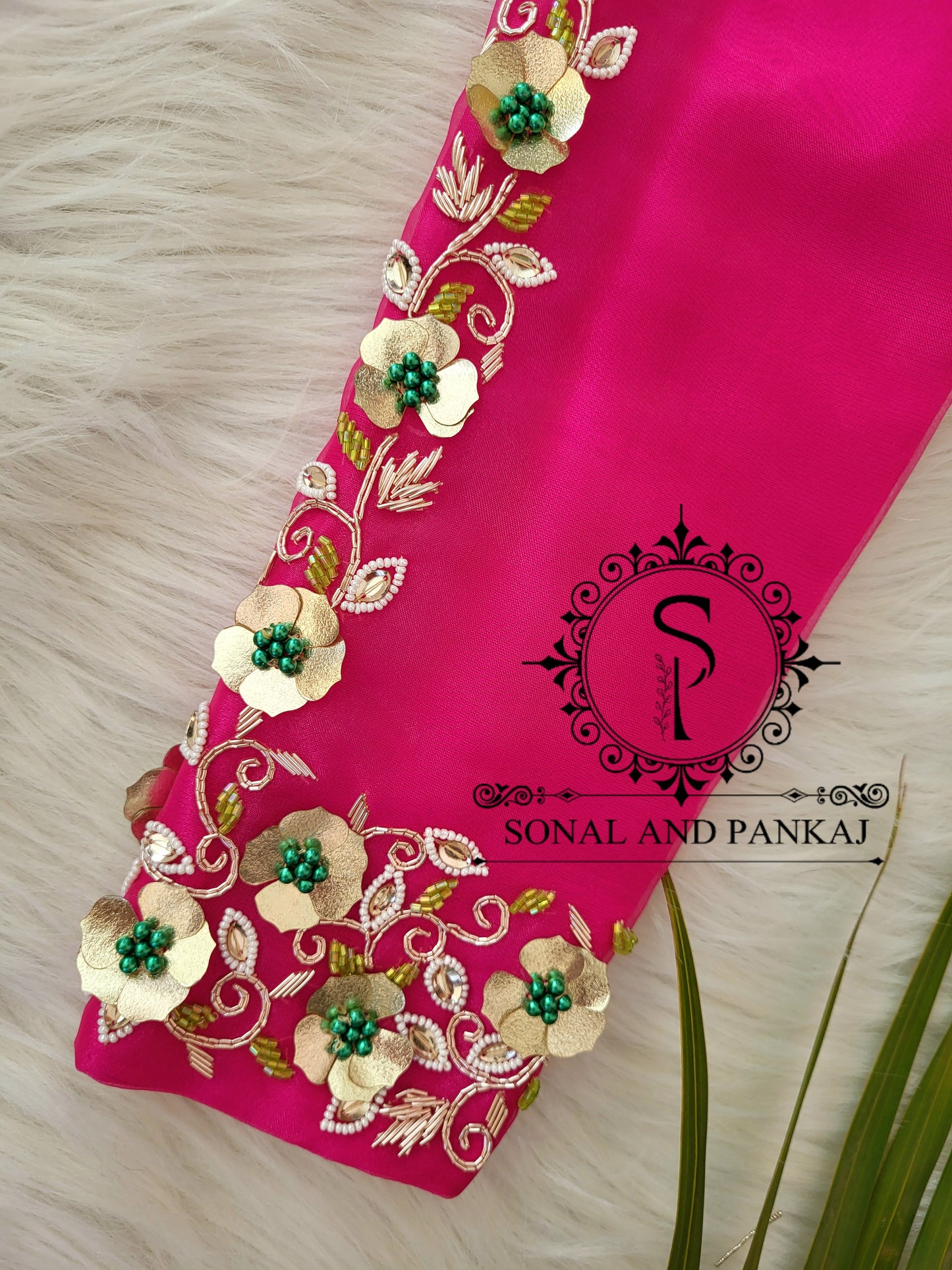 Rose Bandhani Gotta Patti Blouse brodée à la main - BL01044