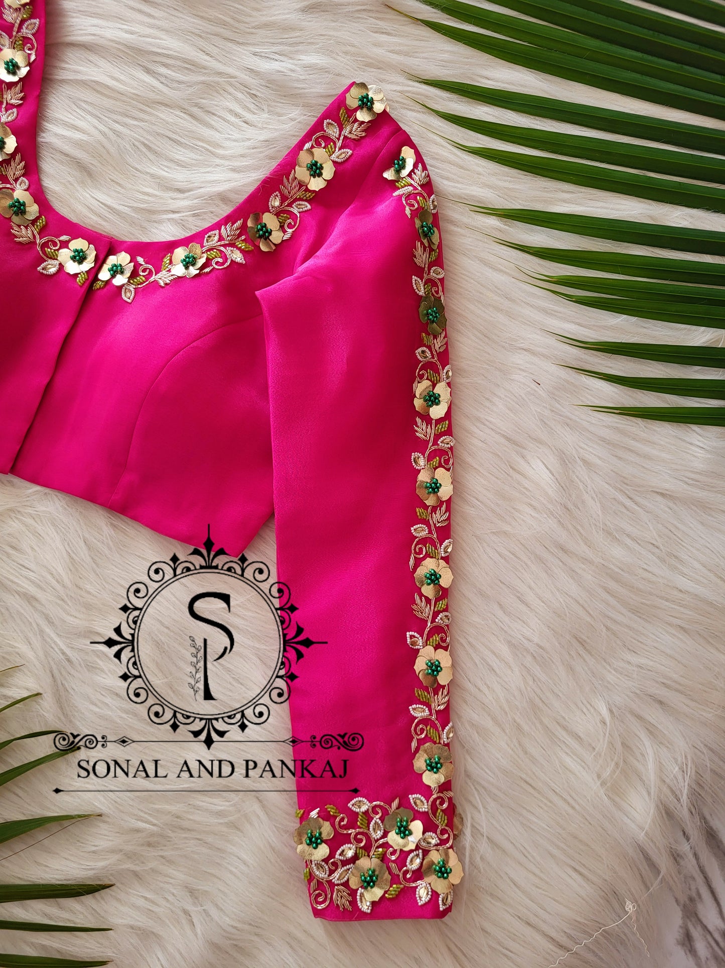 Rose Bandhani Gotta Patti Blouse brodée à la main - BL01044