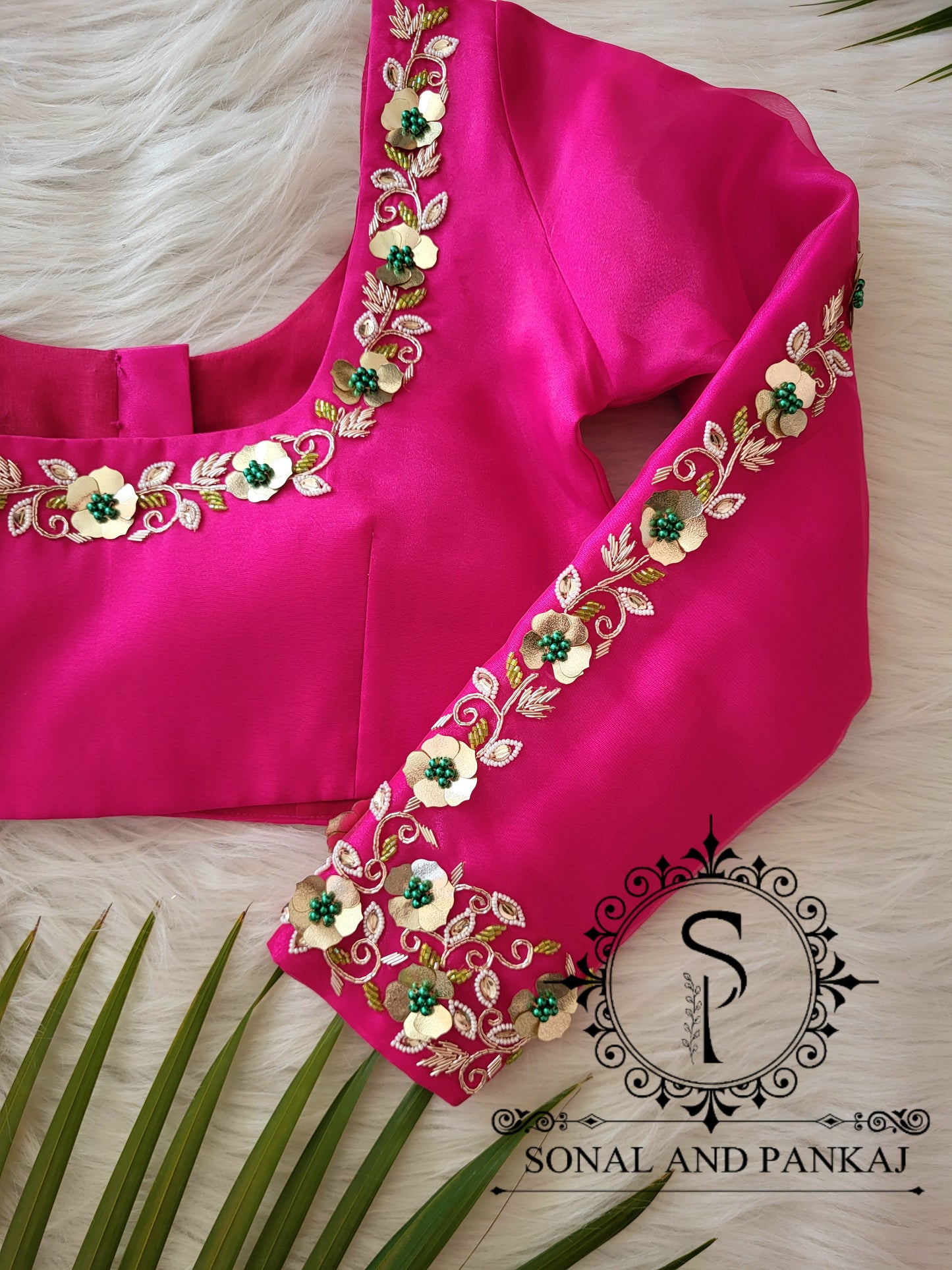 Rose Bandhani Gotta Patti Blouse brodée à la main - BL01044