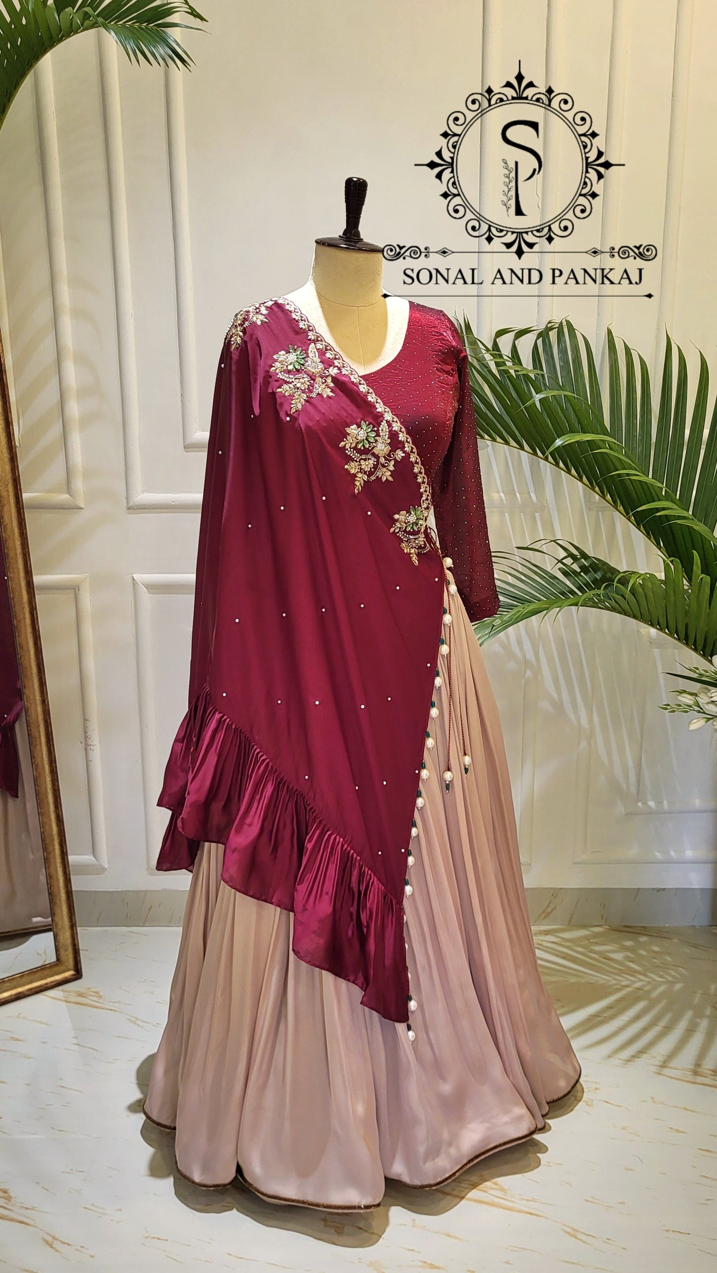 Chemisier de style veste brodée de paon 3D avec sari à volants prêt à porter - SA00727