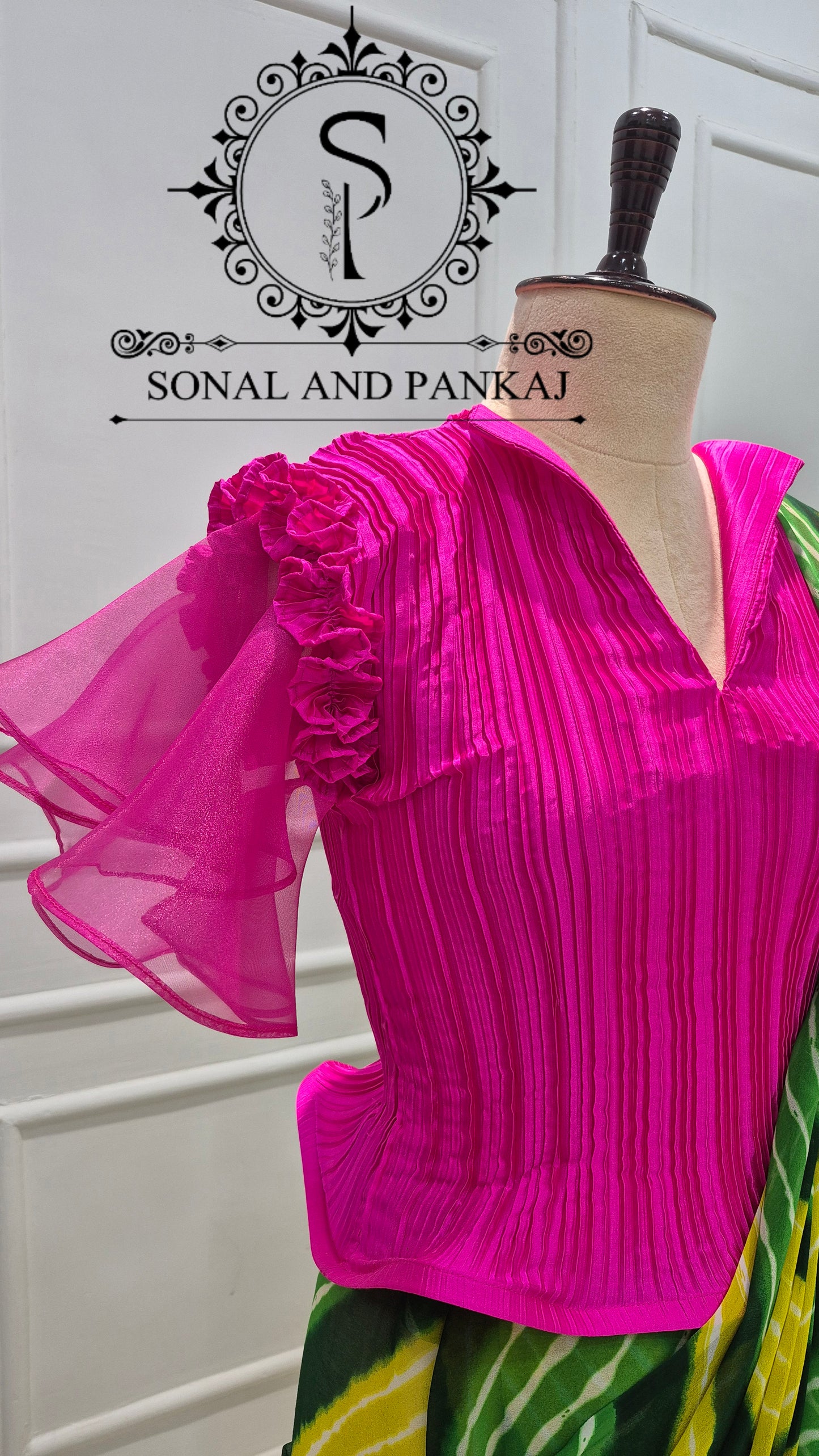 Pleated Rose Stretchable Top With Shaded Green Leheriya Print Saree - SA01732