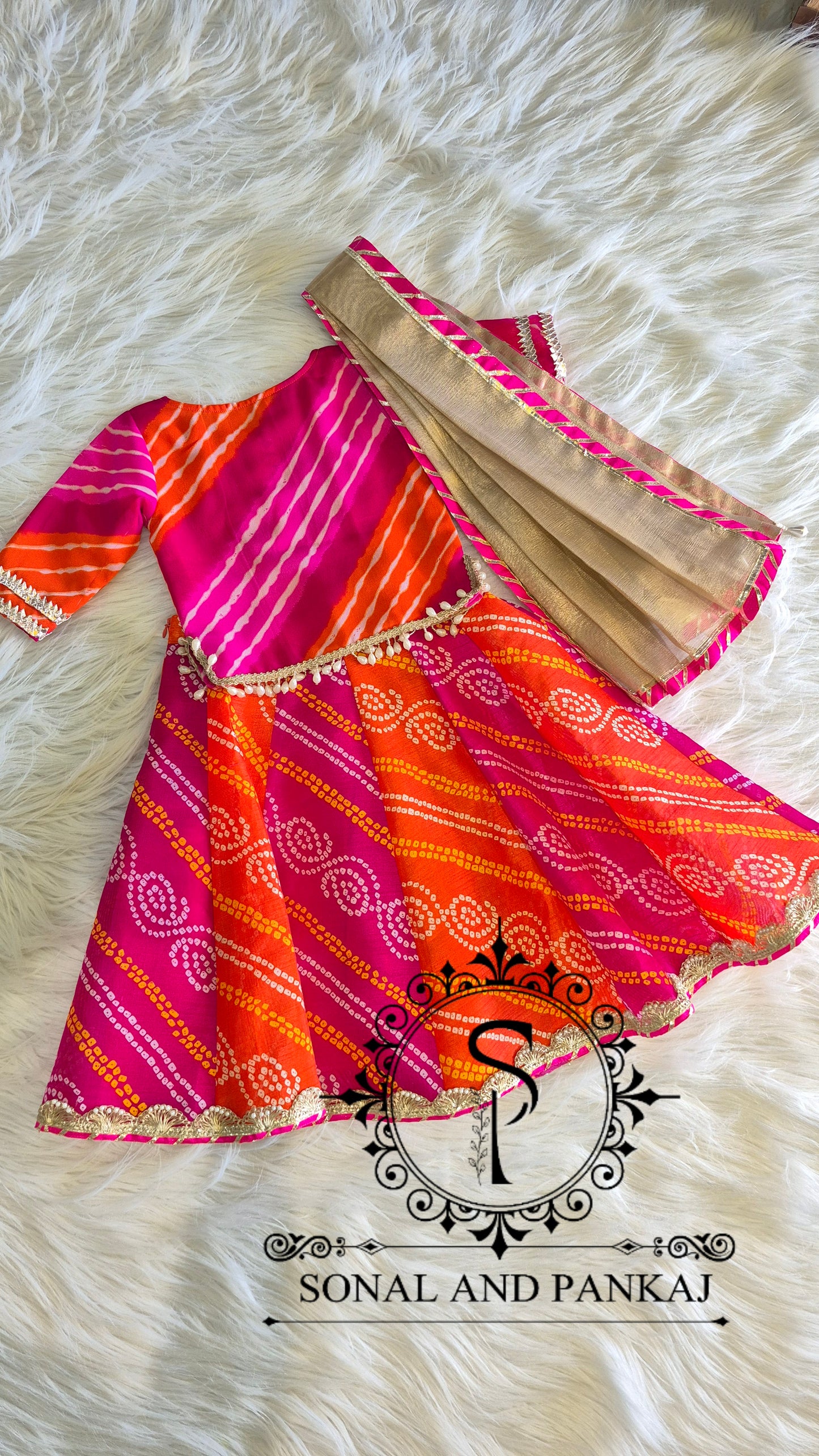 Magnifique Lehenga et chemisier de notre collection Traditions of India - LH00370