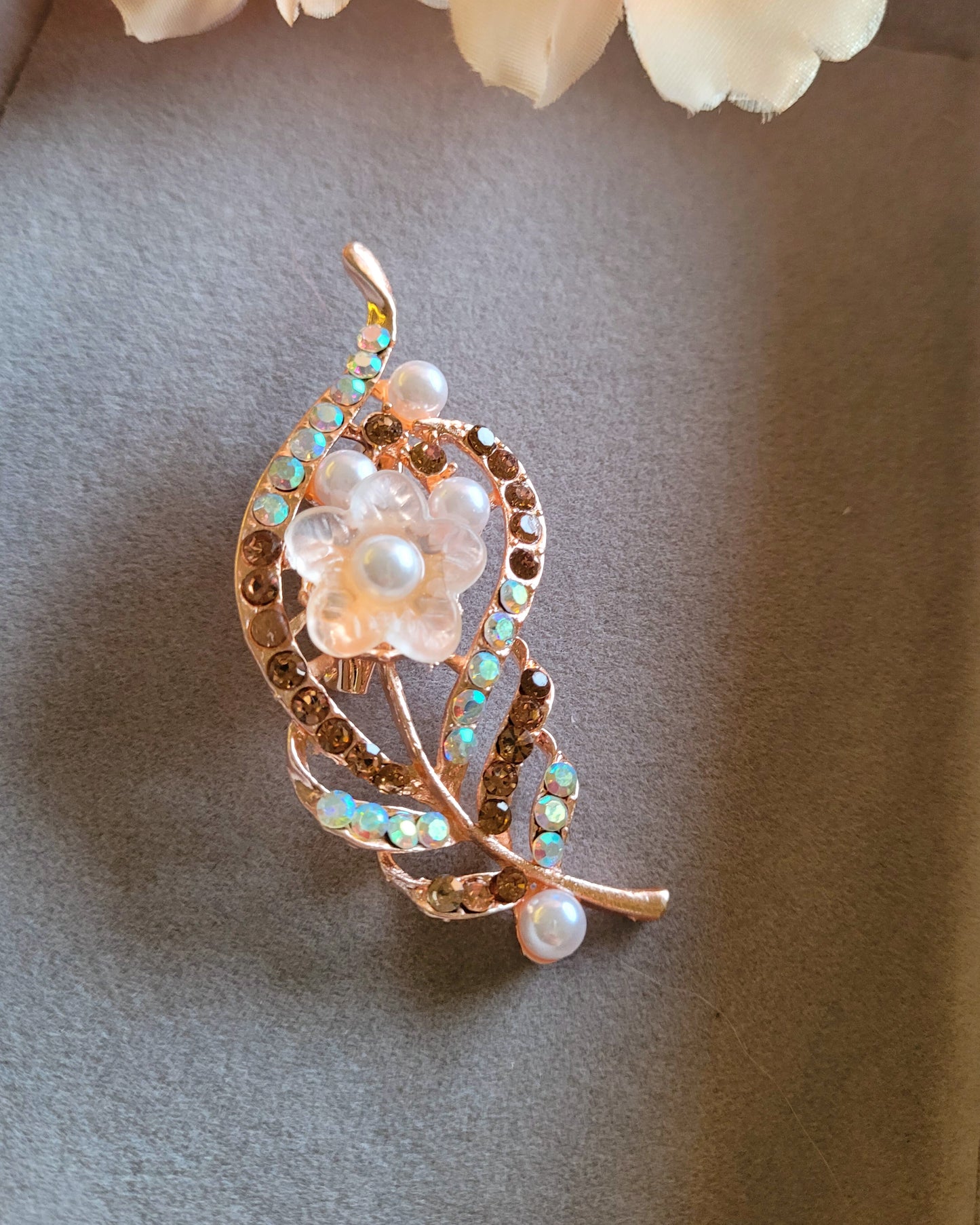 Crystal Garland Brooches (Pack Of 1) - RG01298