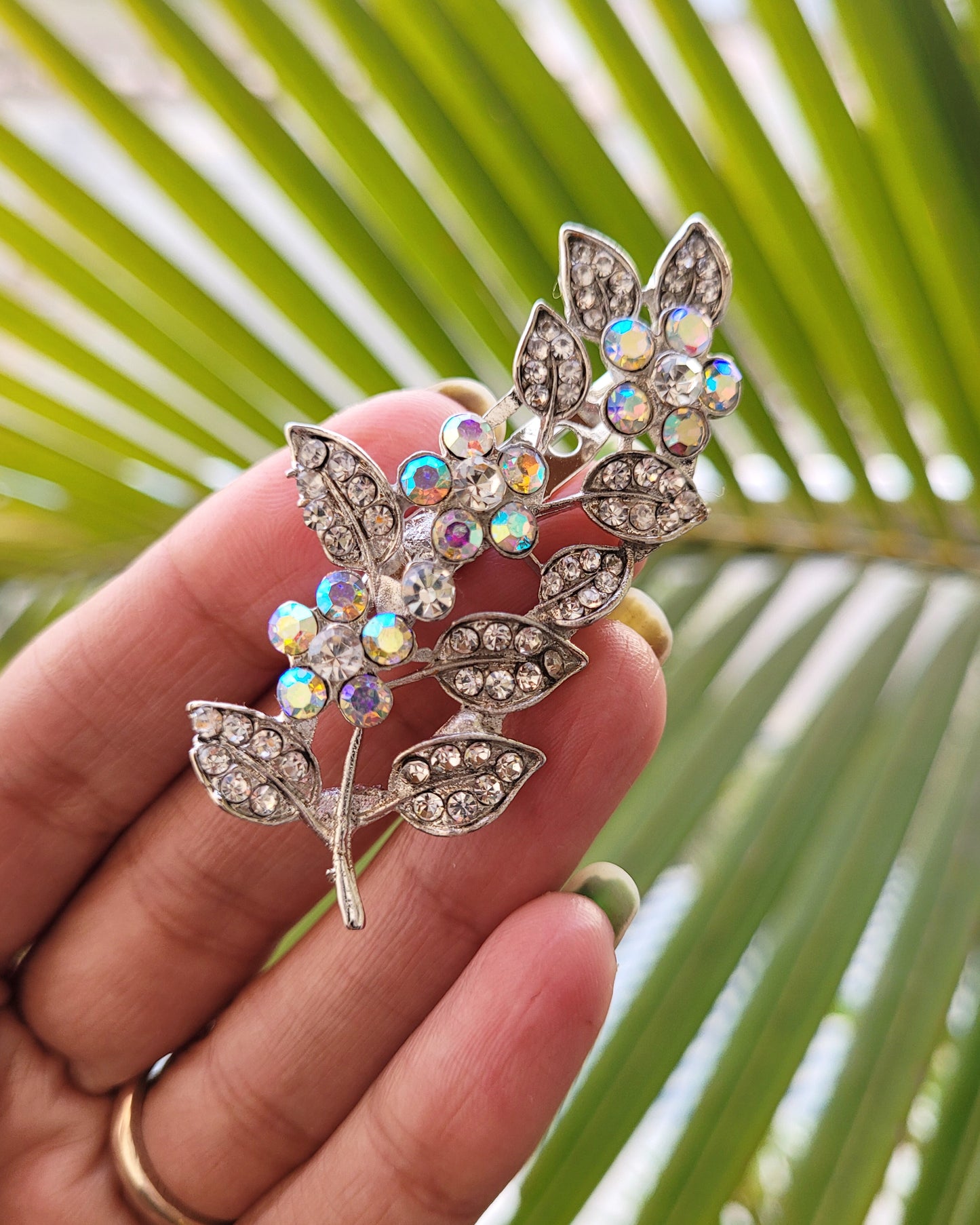 Crystal Garland Brooches (Pack Of 1) - RG01298