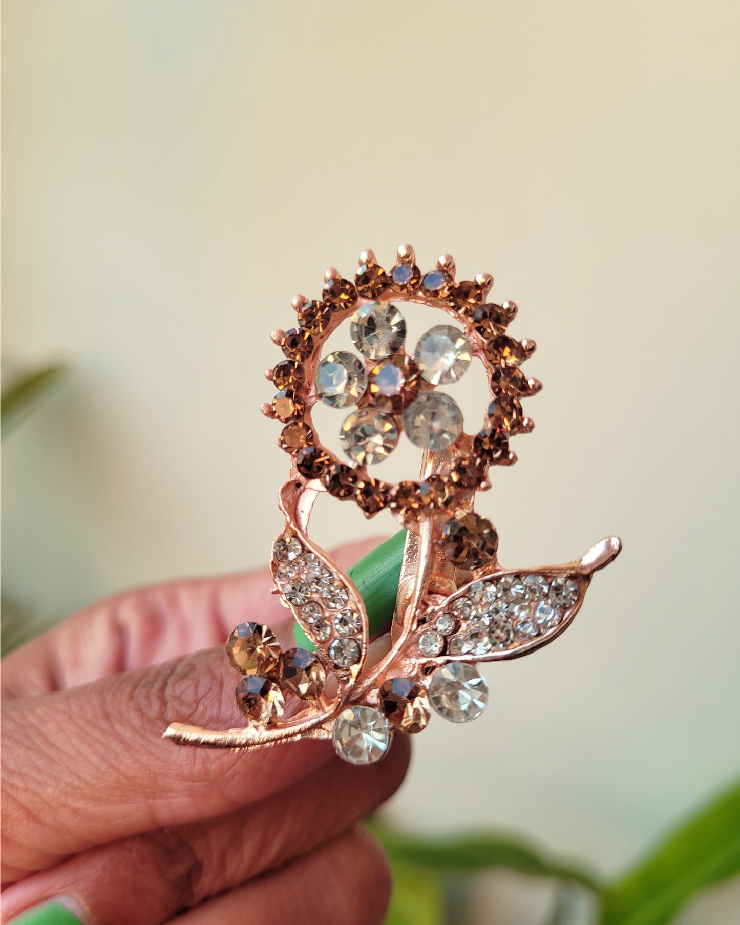 Crystal Garland Brooches (Pack Of 1) - RG01298