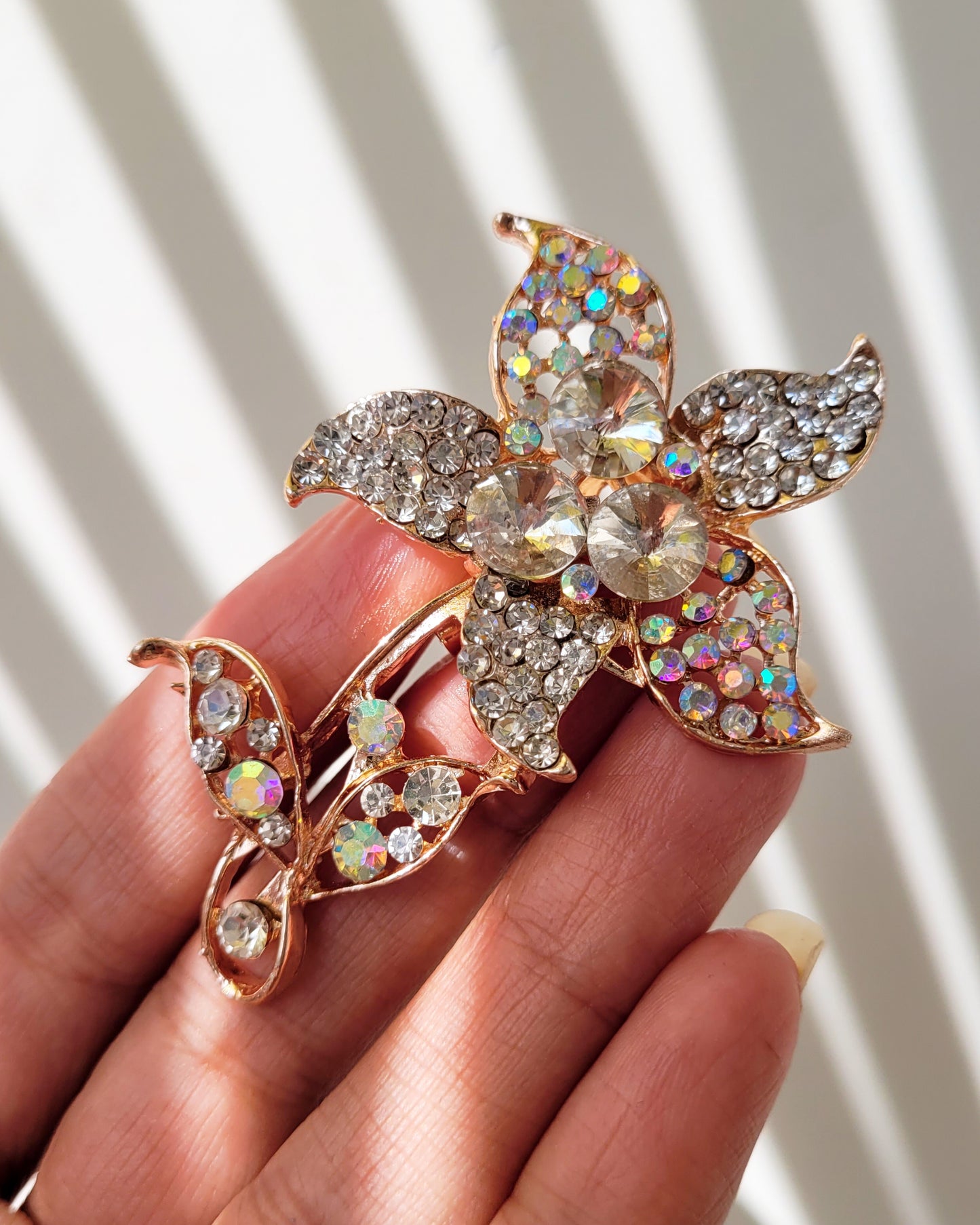Crystal Garland Brooches (Pack Of 1) - RG01298