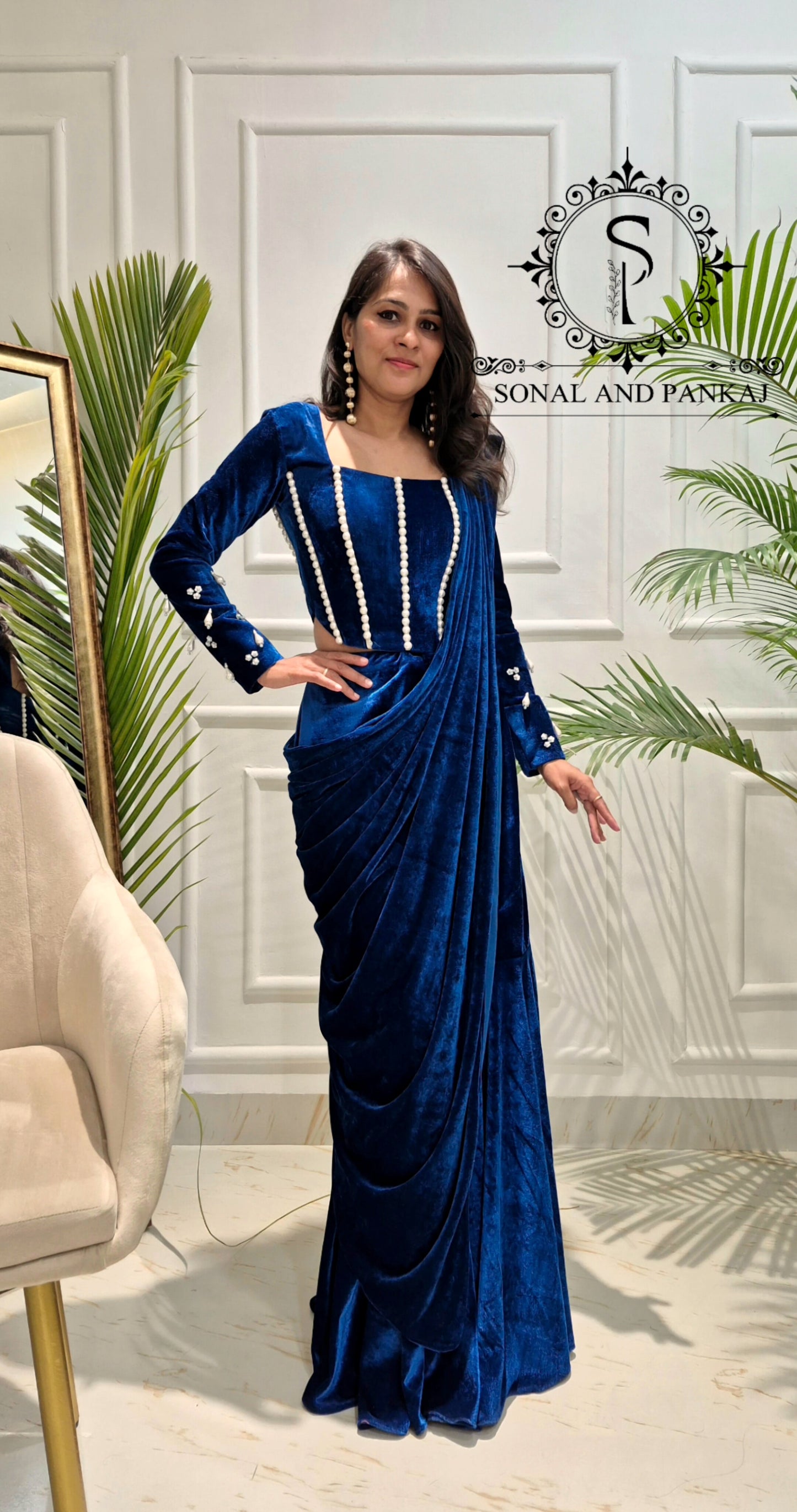 Sari imprimé bandhani rouge prêt à porter avec chemisier brodé à la main - SA00806