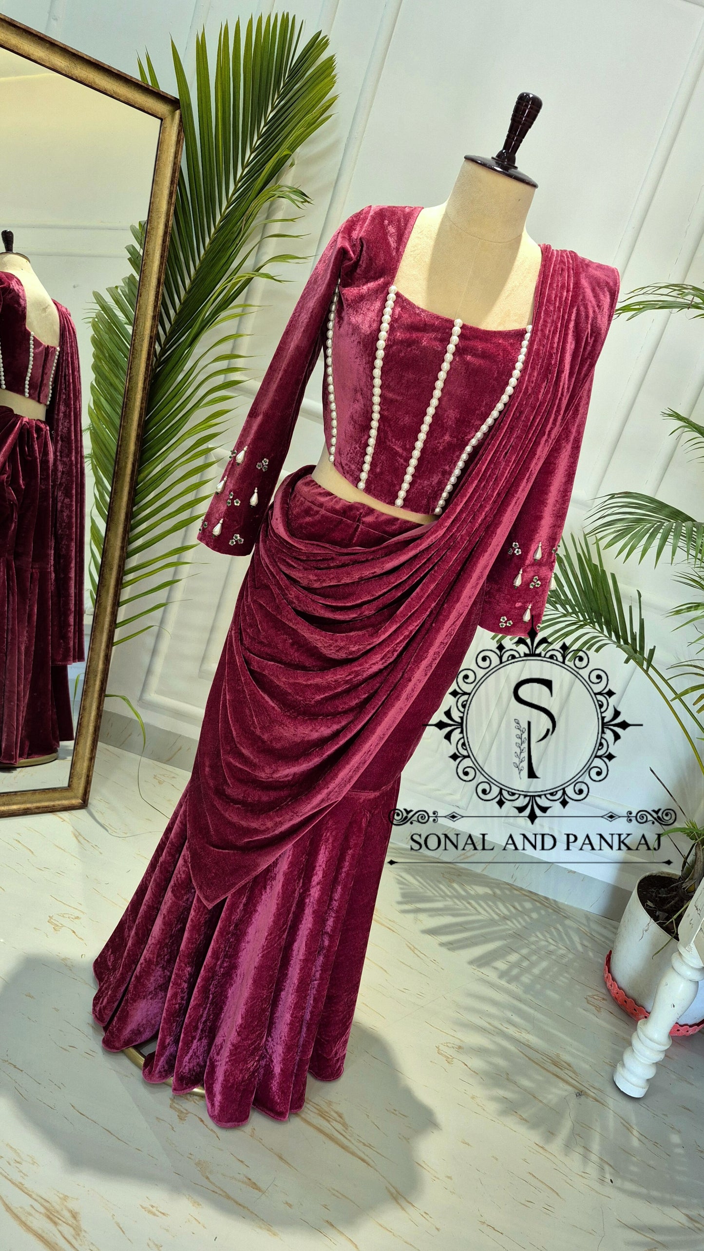 Sari imprimé bandhani rouge prêt à porter avec chemisier brodé à la main - SA00806