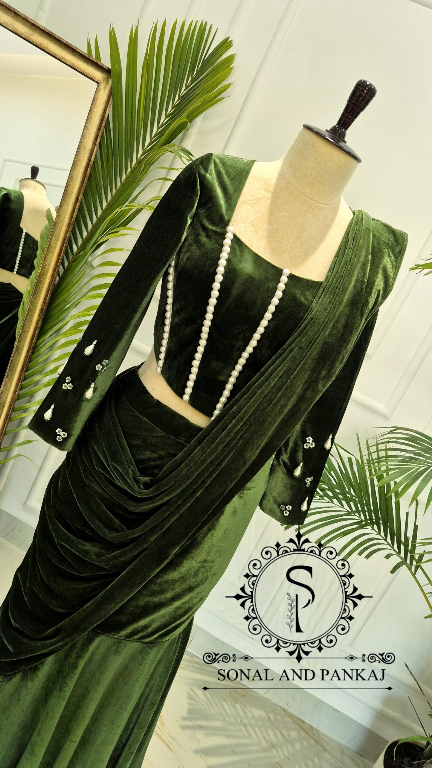 Sari imprimé bandhani rouge prêt à porter avec chemisier brodé à la main - SA00806