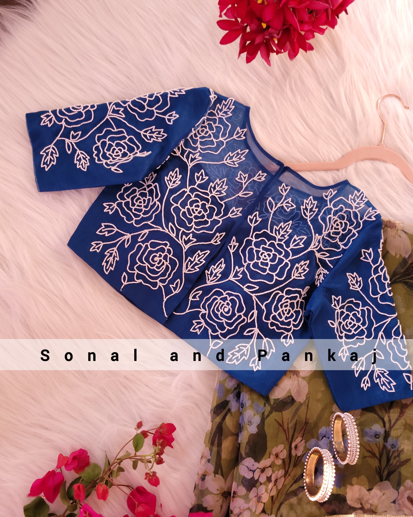 Chemisier brodé à la main bleu paon - BL01037