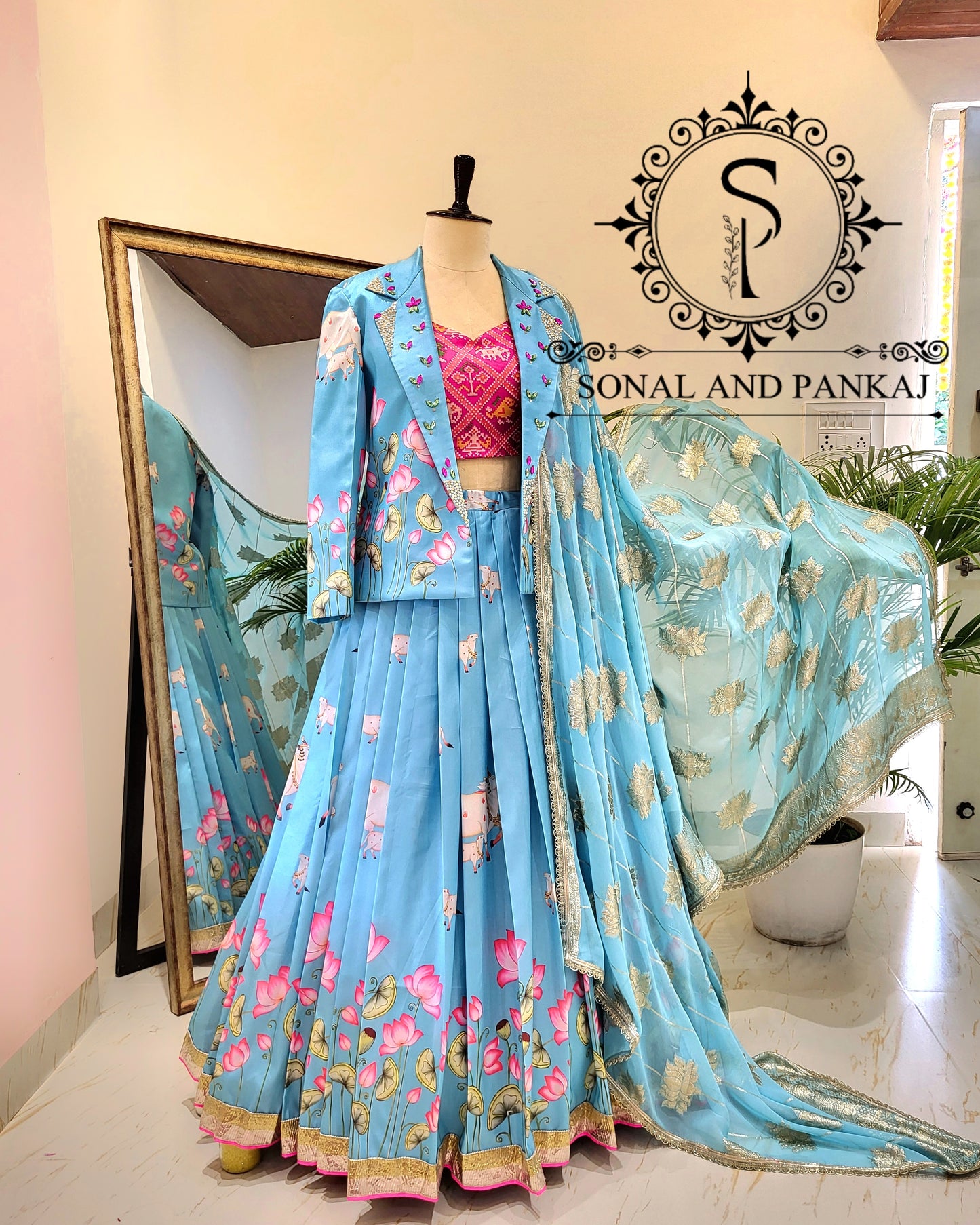 Blouse Bandhej faite à la main avec organza Duppatta et Chandri Jaal Lehenga - LH01202