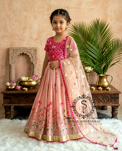 Rajkumari - Peach Pichwai Ensemble by Sonal and Pankaj - KD01678