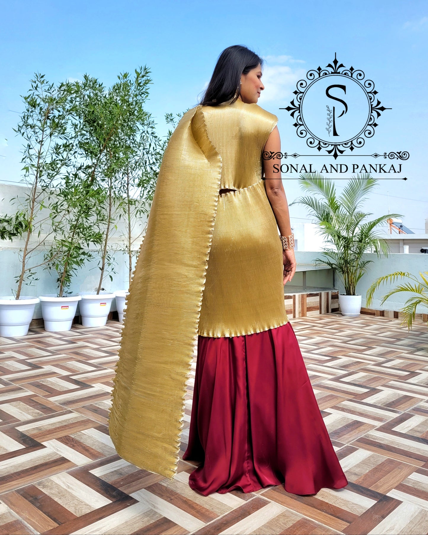 Chemisier de style haut plissé métallisé avec sari prêt à porter - RTW01188