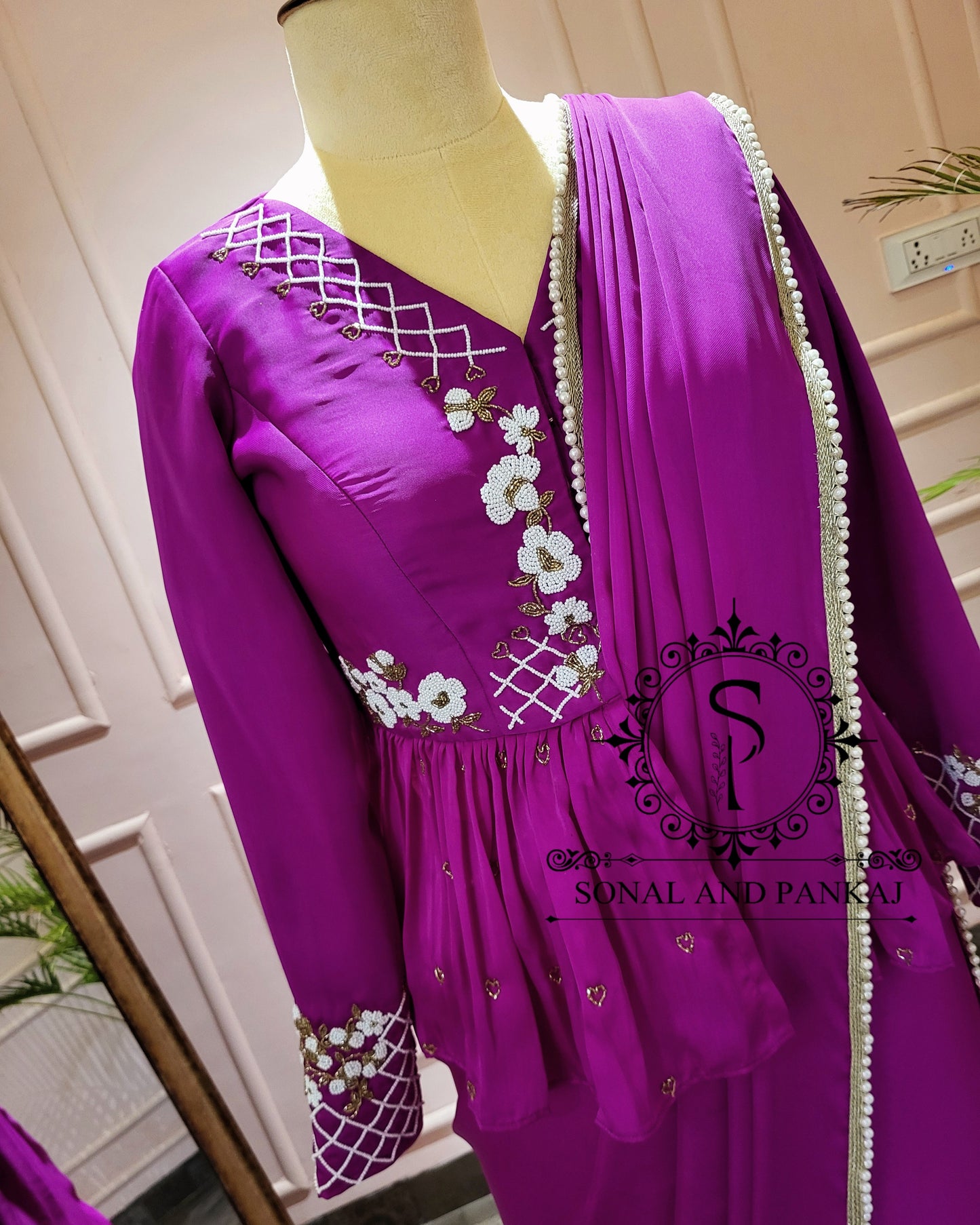 Purple Hand Embroidered Blouse With Ready To Drape Saree- SA001381