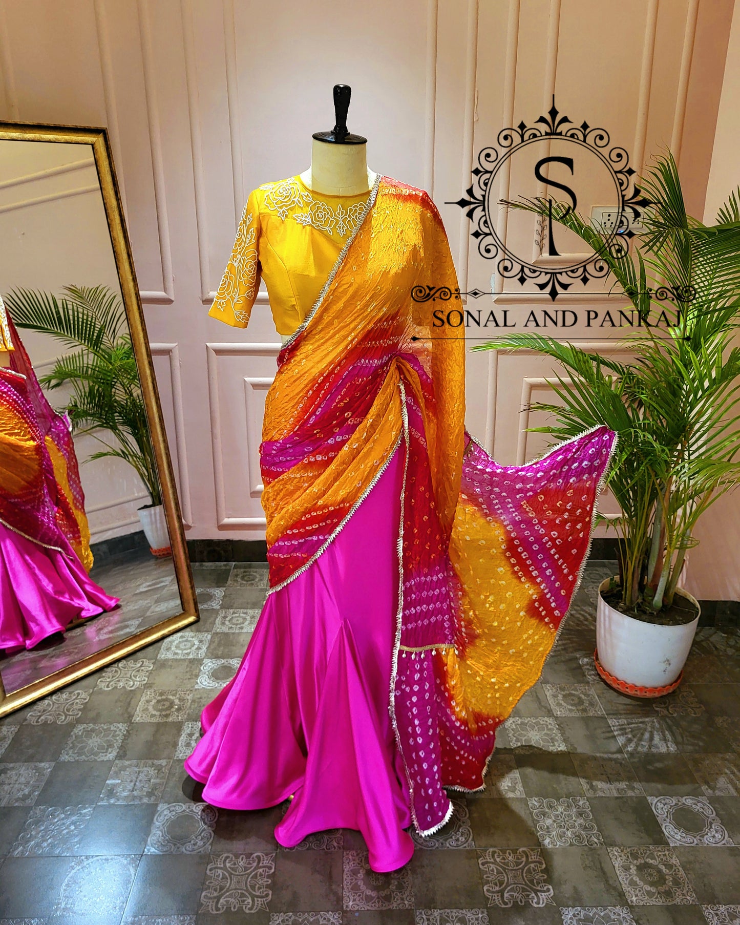 Yellow Hand Embroidered Blouse With Ready To Drape Bandhani Palloo Saree- SA001382