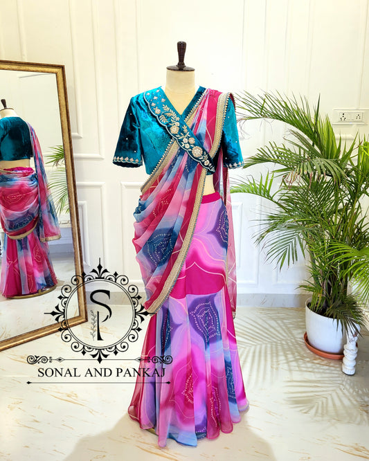 Sari imprimé bandhani rouge prêt à porter avec chemisier brodé à la main - SA00806