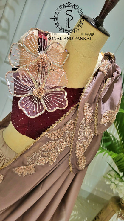 Chemisier de style veste brodée de paon 3D avec sari à volants prêt à porter - SA00727