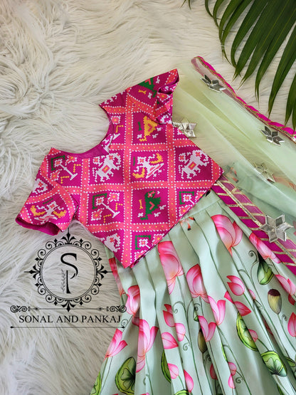 Rajkumari - Pastel Green Pichwai Ensemble by Sonal and Pankaj - KD01594