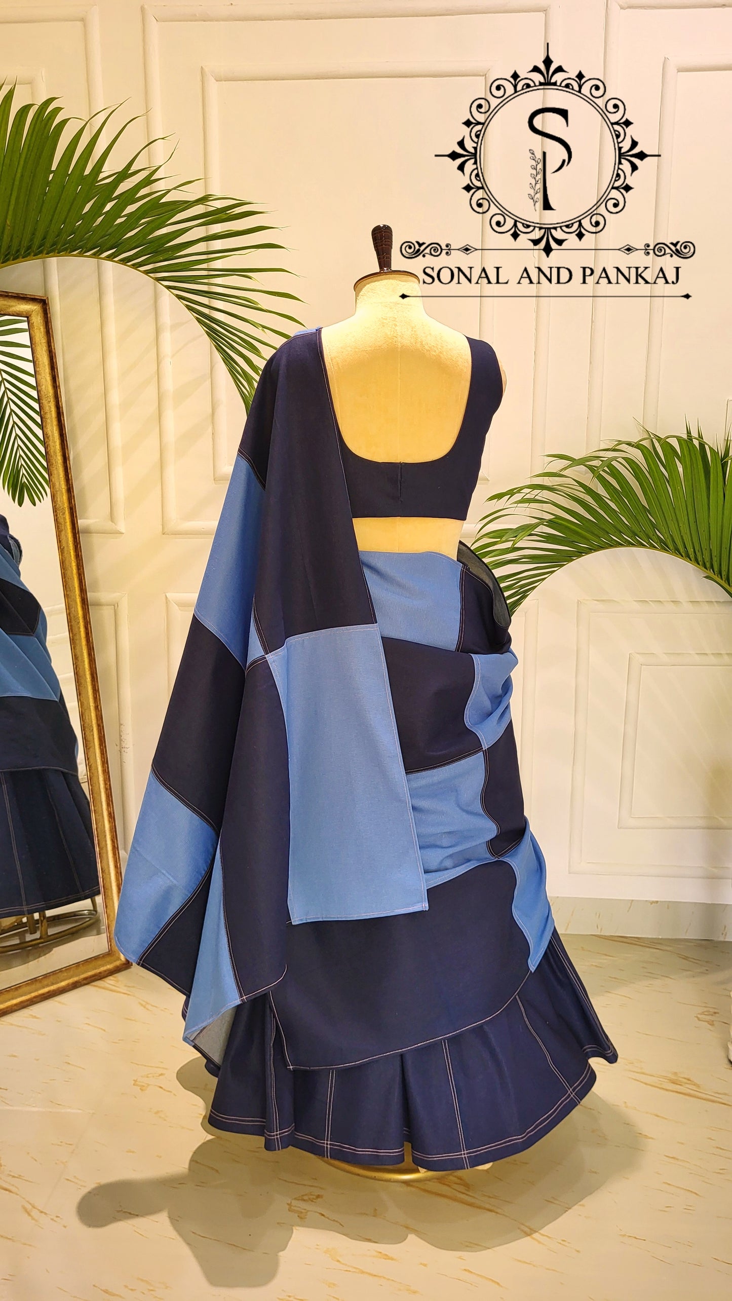 Chemisier de style veste brodée de paon 3D avec sari à volants prêt à porter - SA00727