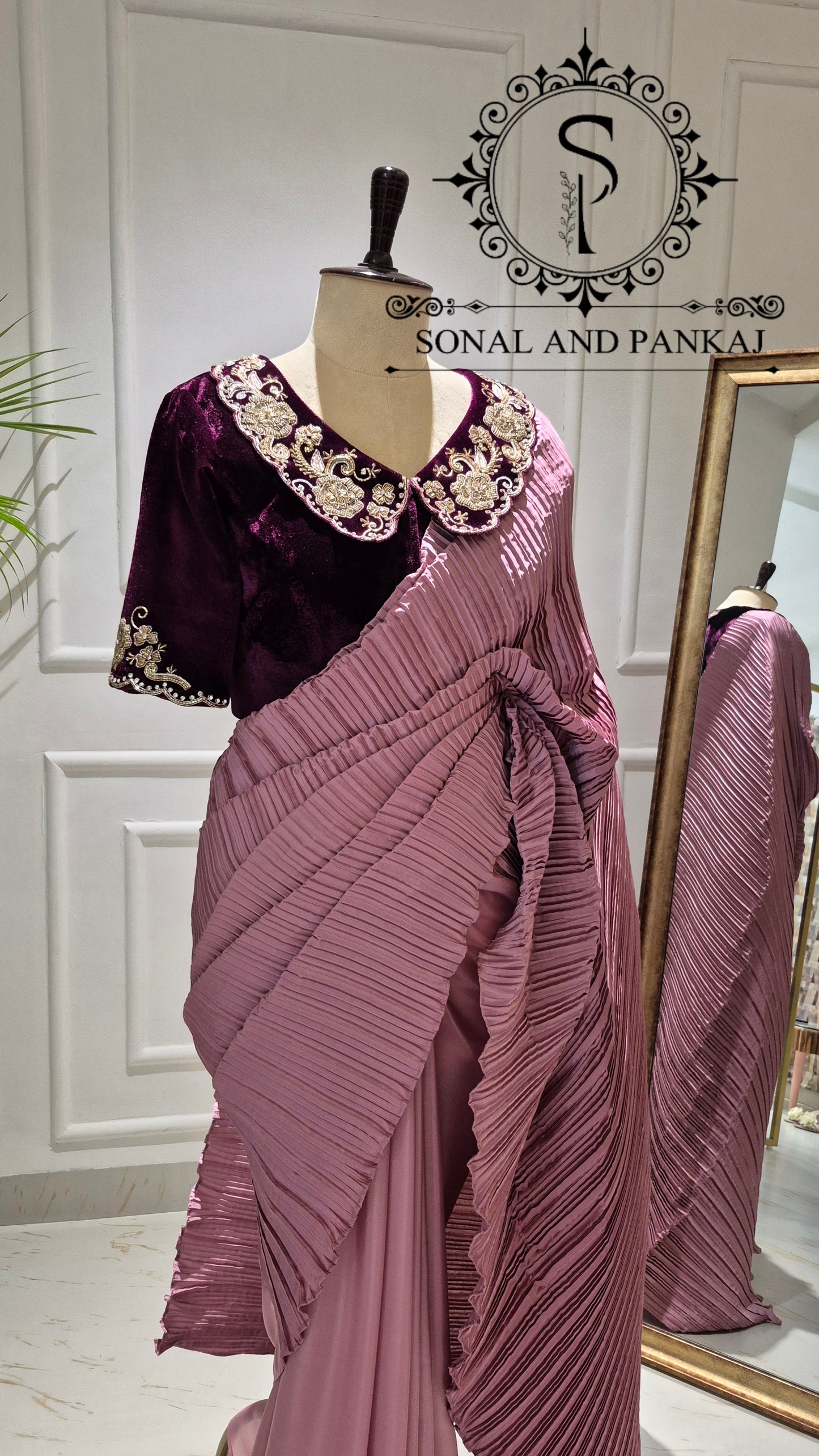 Retro Romance Saree & Blouse Set - SA01805