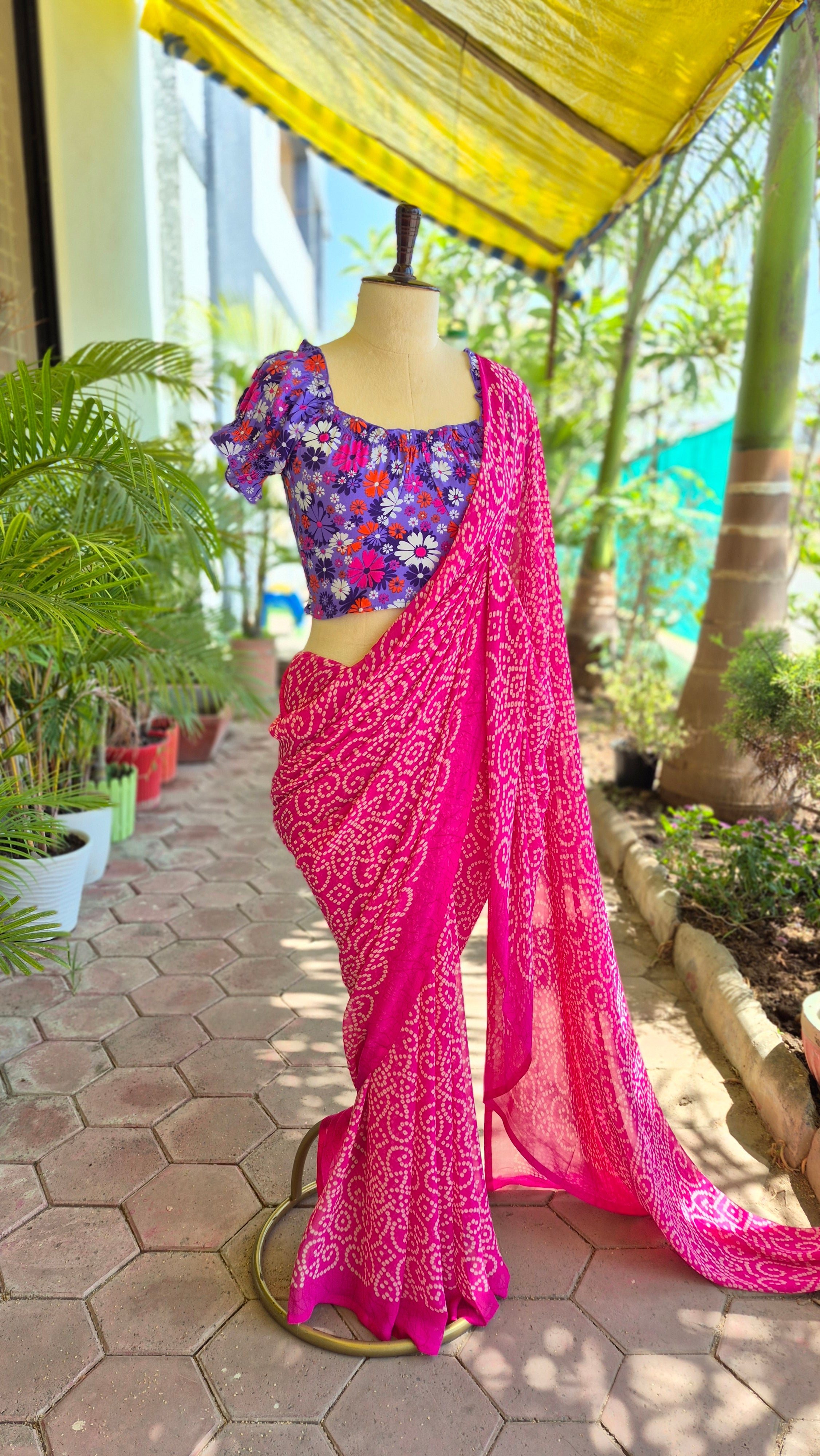 Purple Floral Print Puffed Sleeves Smocking Top & Pink Bandhani Saree - SA01672