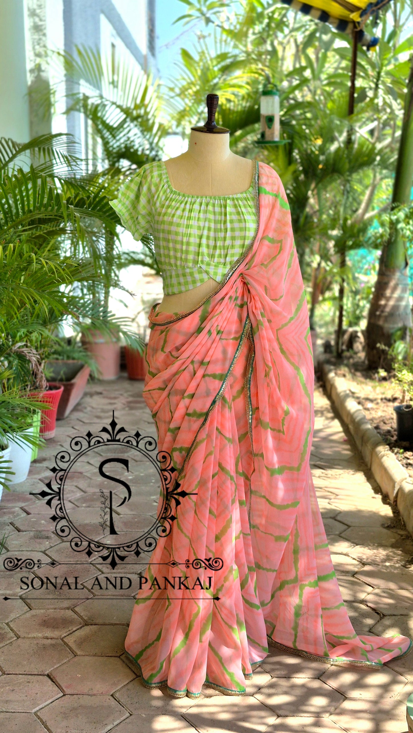 Chemisier à paillettes dorées avec sari prêt à draper - SA00929