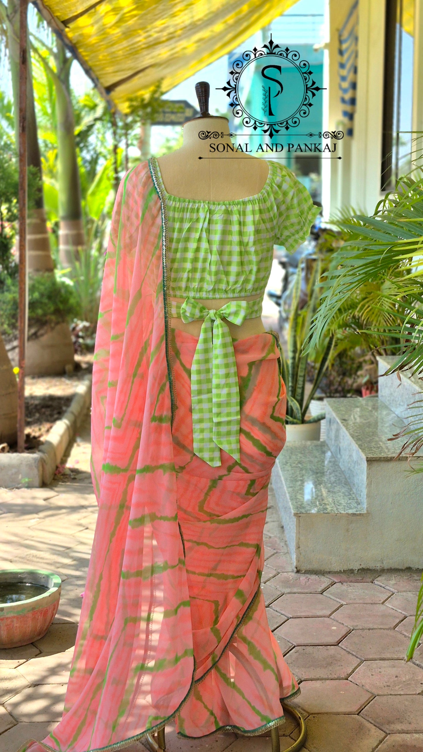 Chemisier à paillettes dorées avec sari prêt à draper - SA00929