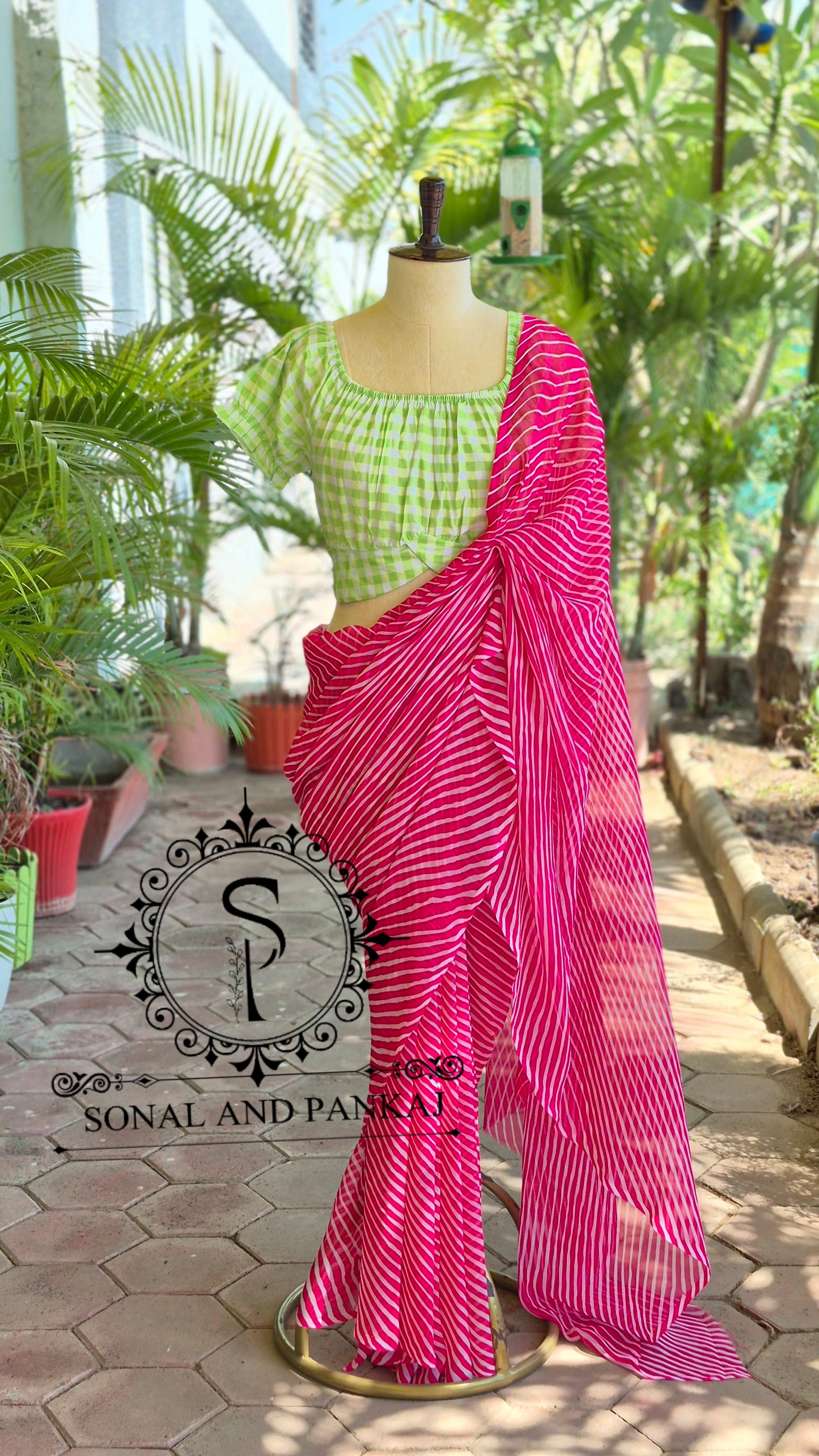 Chemisier à paillettes dorées avec sari prêt à draper - SA00929