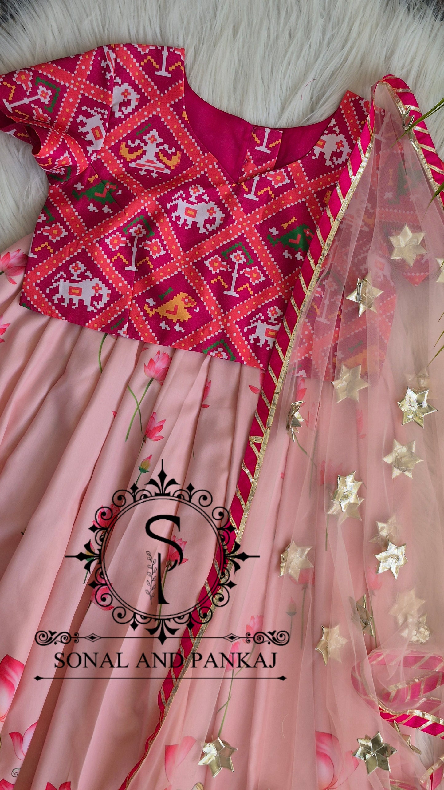 Rajkumari - Peach Pichwai Ensemble by Sonal and Pankaj - KD01678
