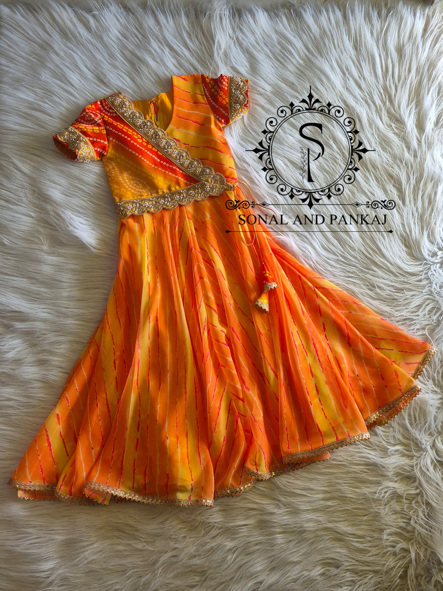 Magnifique Lehenga et chemisier de notre collection Traditions of India - LH00370