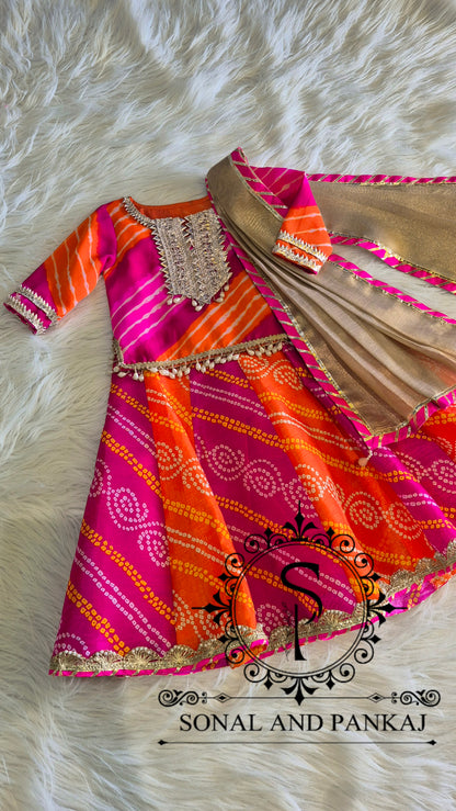 The Utsav Leheriya & Bandhani Mother-Daughter Lehenga - MD01801