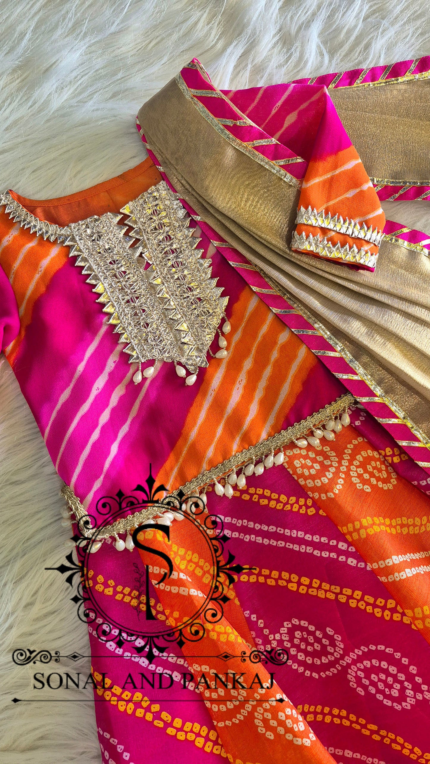 Magnifique Lehenga et chemisier de notre collection Traditions of India - LH00370