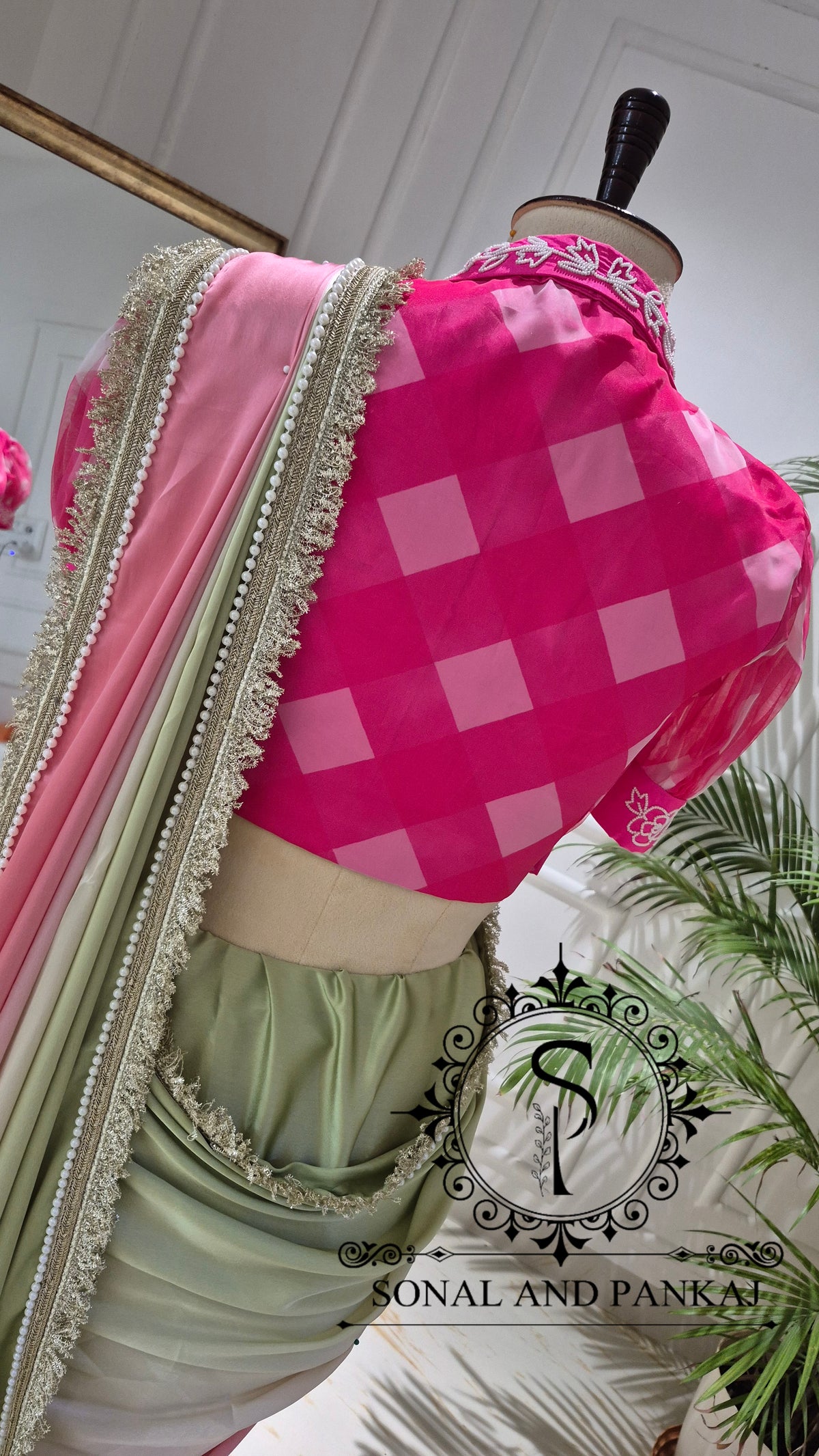 Komolika Dual- Dyed Saree With Collar Work Blouse - SA01850